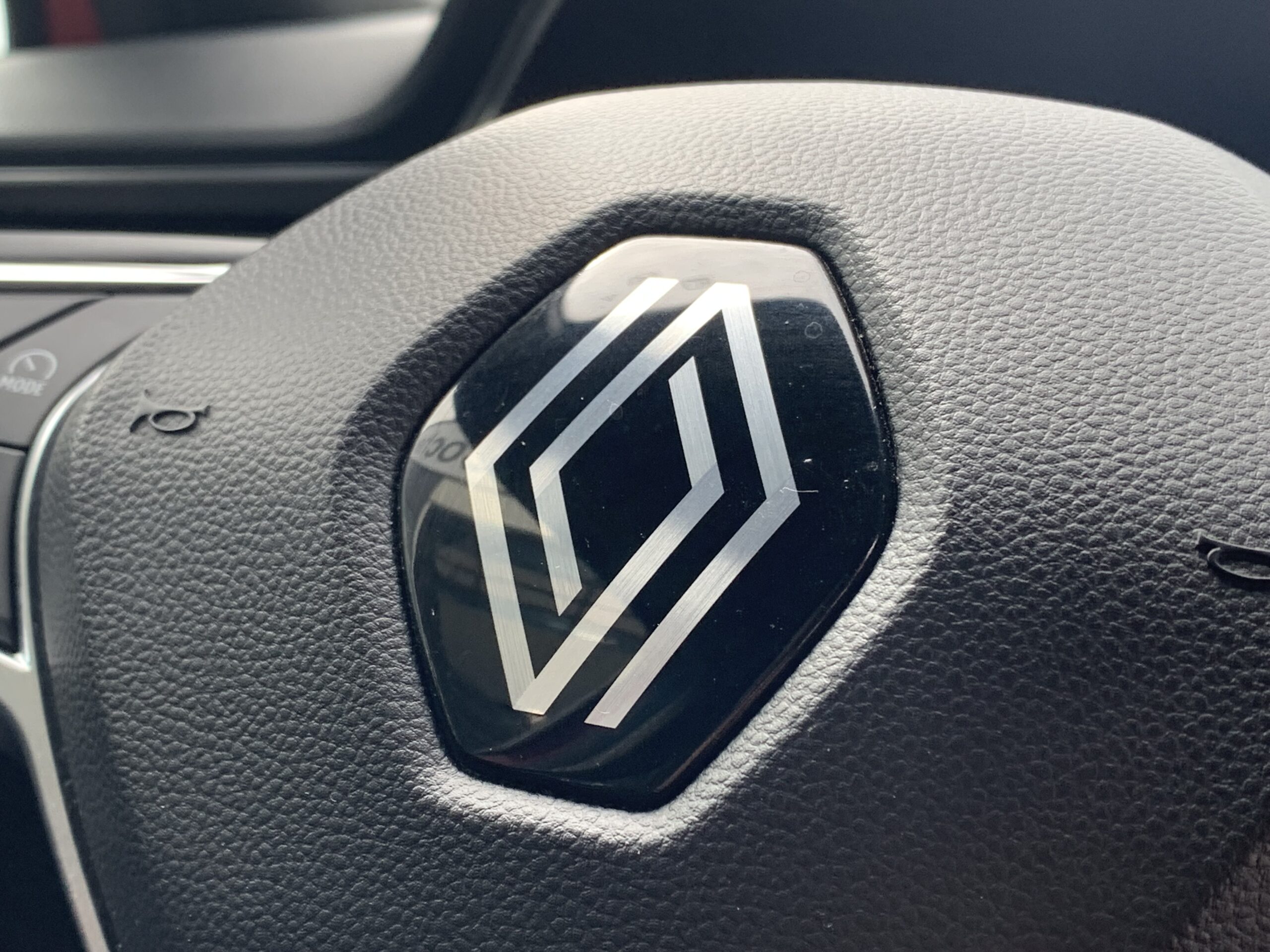 RENAULT CAPTUR TECHNO GLP 100CV + PACK NAVEGACION & HARMAN KARDON
