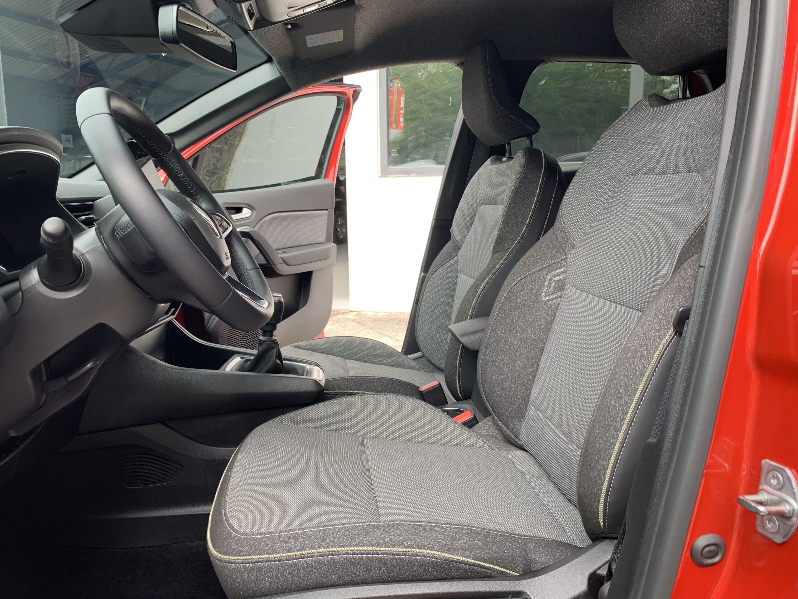 RENAULT CAPTUR TECHNO GLP 100CV + PACK NAVEGACION & HARMAN KARDON