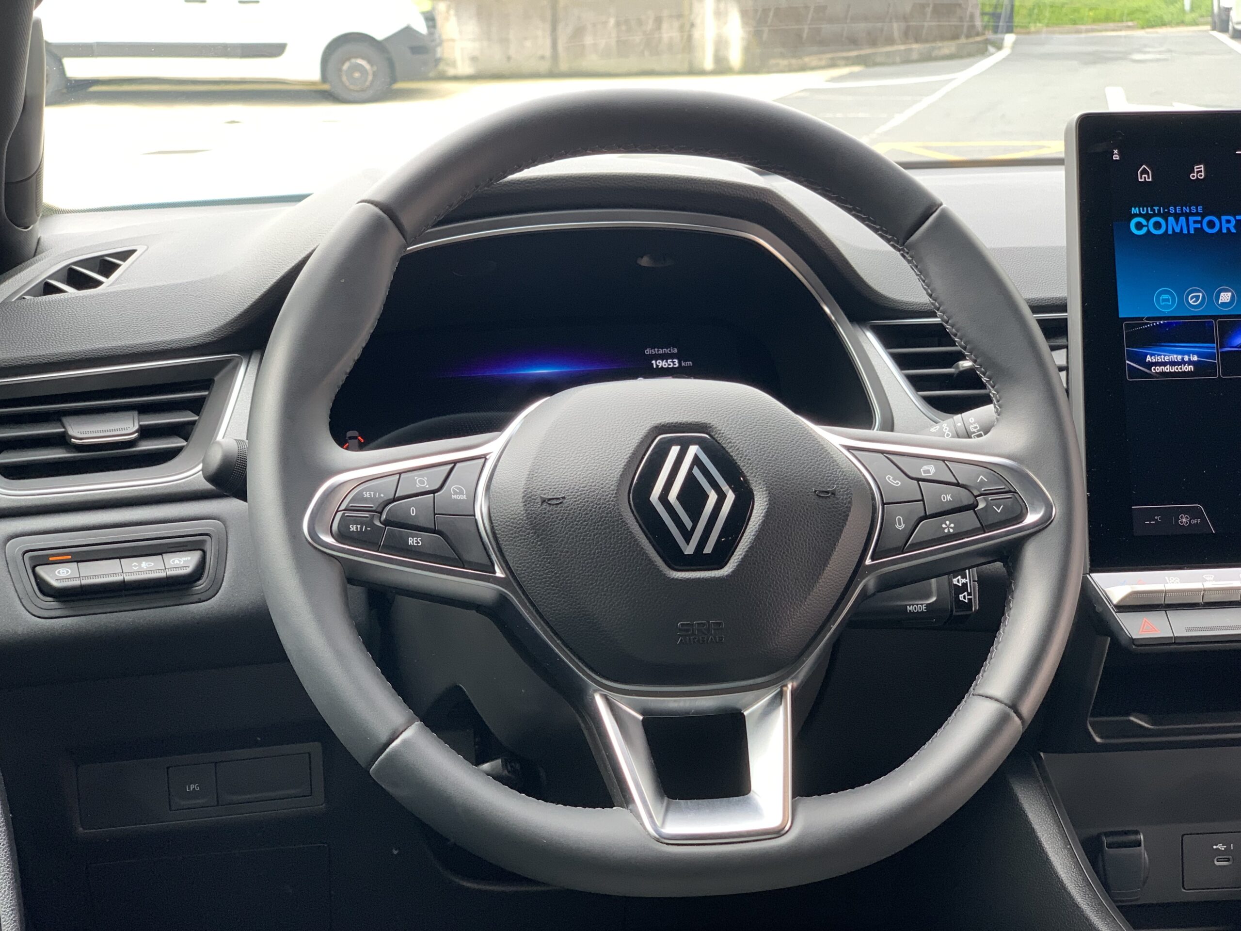 RENAULT CAPTUR TECHNO GLP 100CV + PACK NAVEGACION & HARMAN KARDON