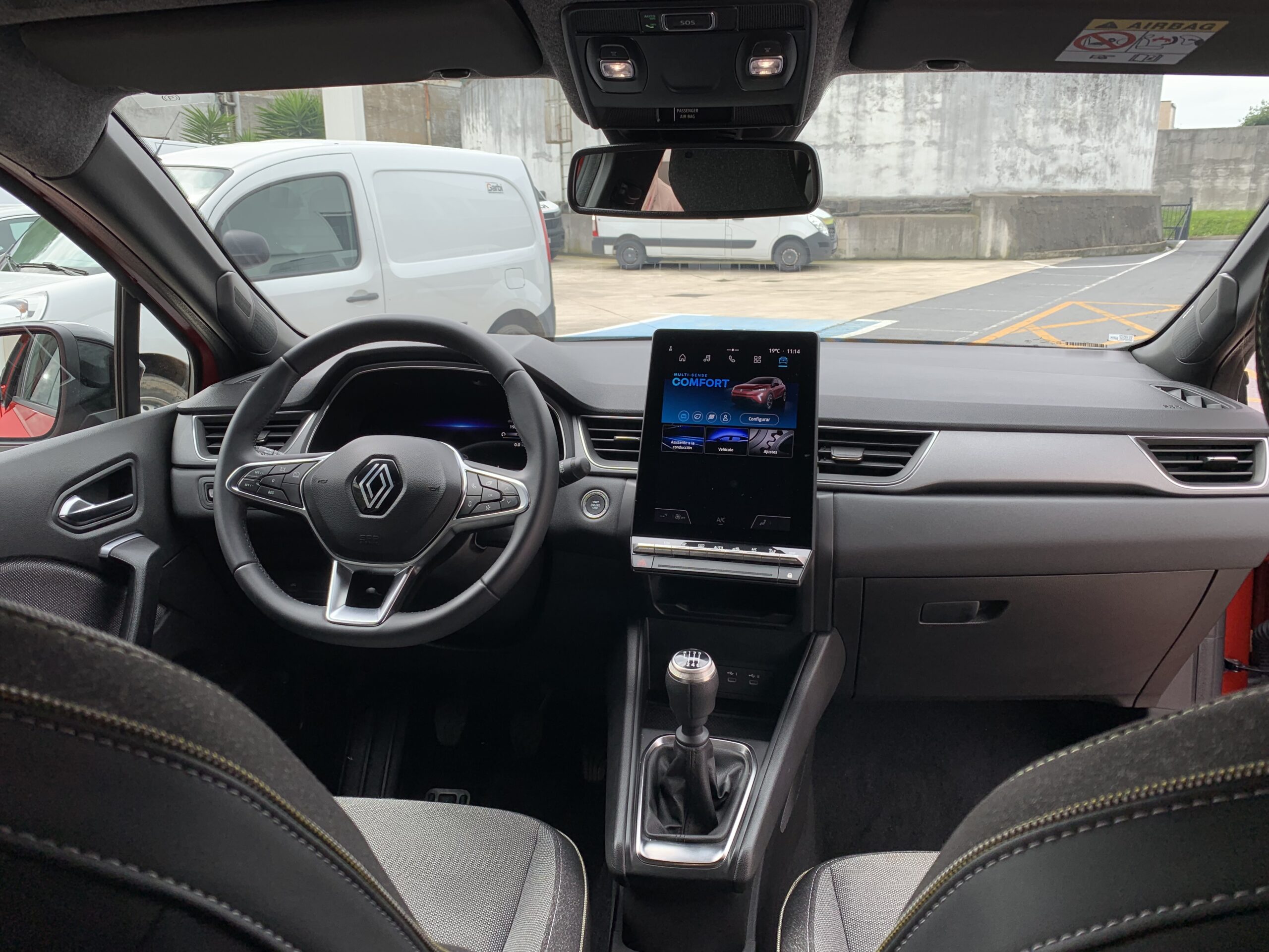 RENAULT CAPTUR TECHNO GLP 100CV + PACK NAVEGACION & HARMAN KARDON