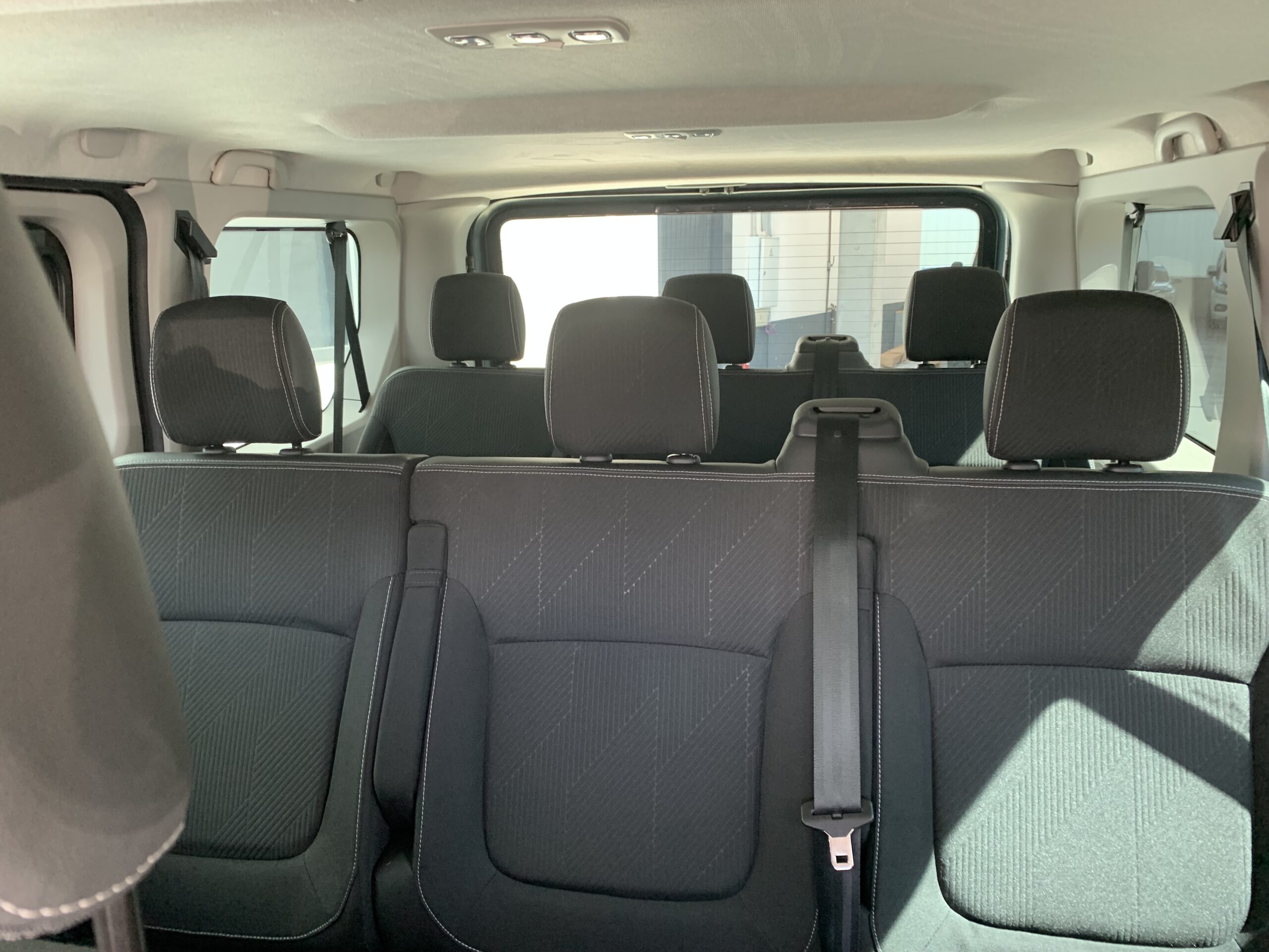 RENAULT TRAFIC EQUILIBRE BLUE DCI 150CV + PACK VISIBILIDAD + PUERTA LATERAL IZQUIERDA DESLIZANTE + RUEDA DE REPUESTO + CAMARA DE VISION TRASERA