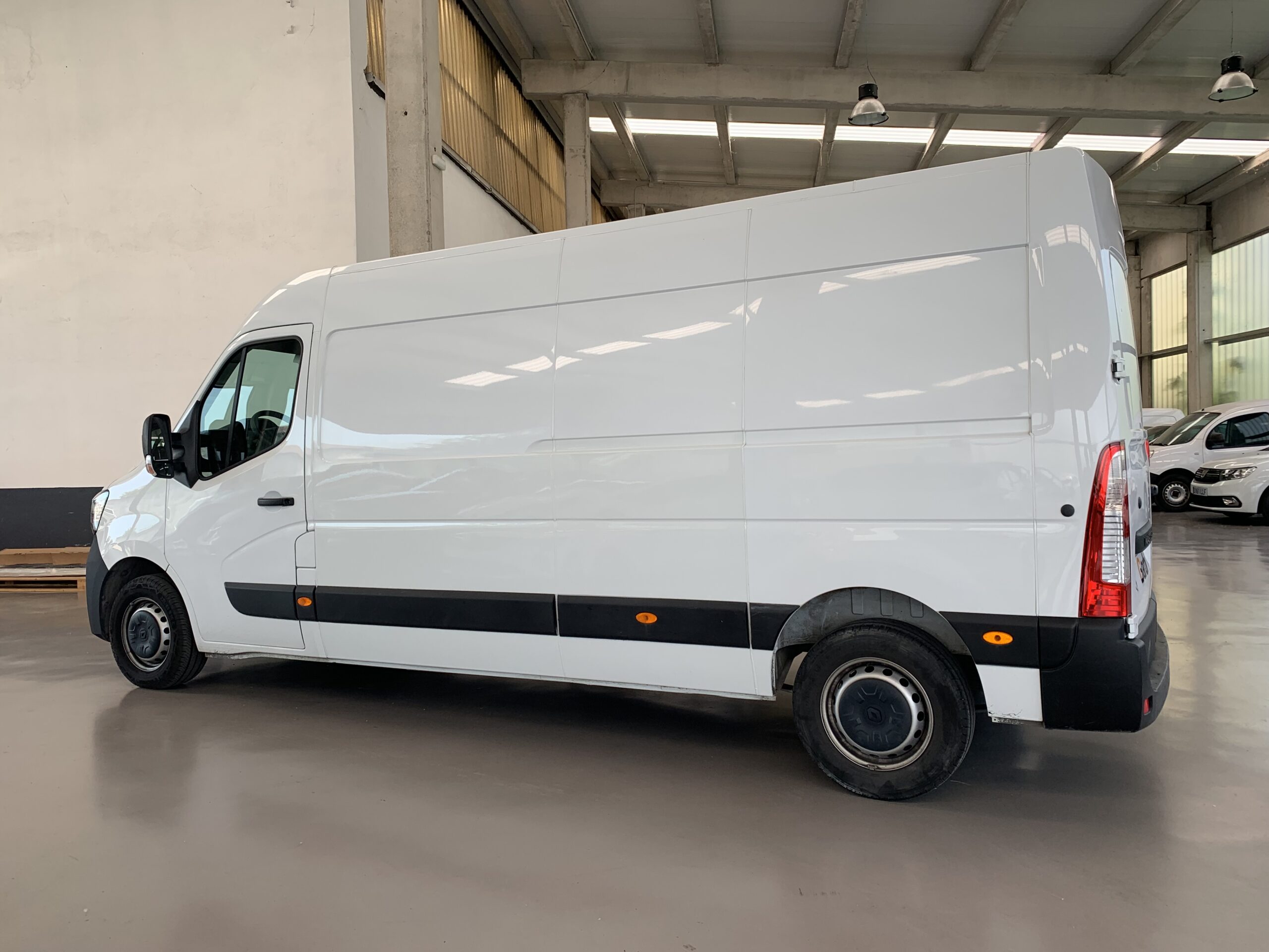 RENAULT MASTER FURGON L3H2 DCI 135CV + PACK AIRE