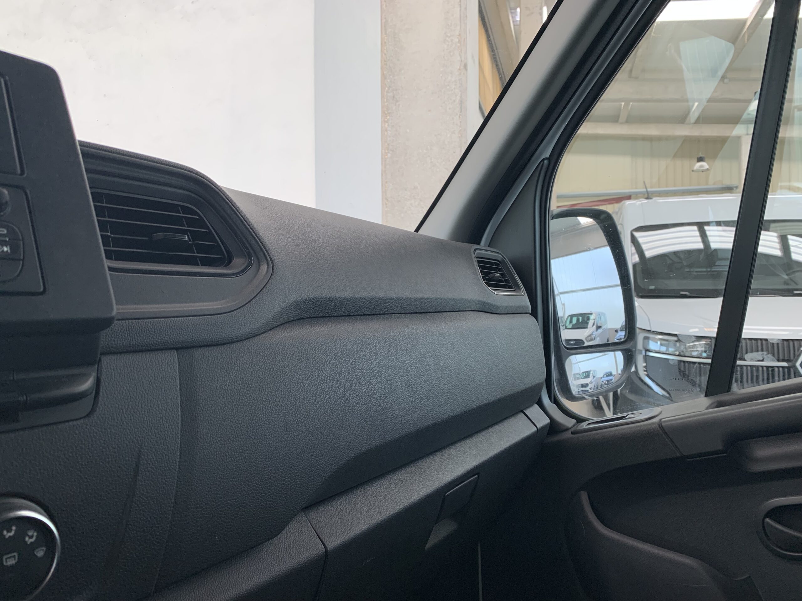 RENAULT MASTER FURGON L3H2 DCI 135CV + PACK AIRE