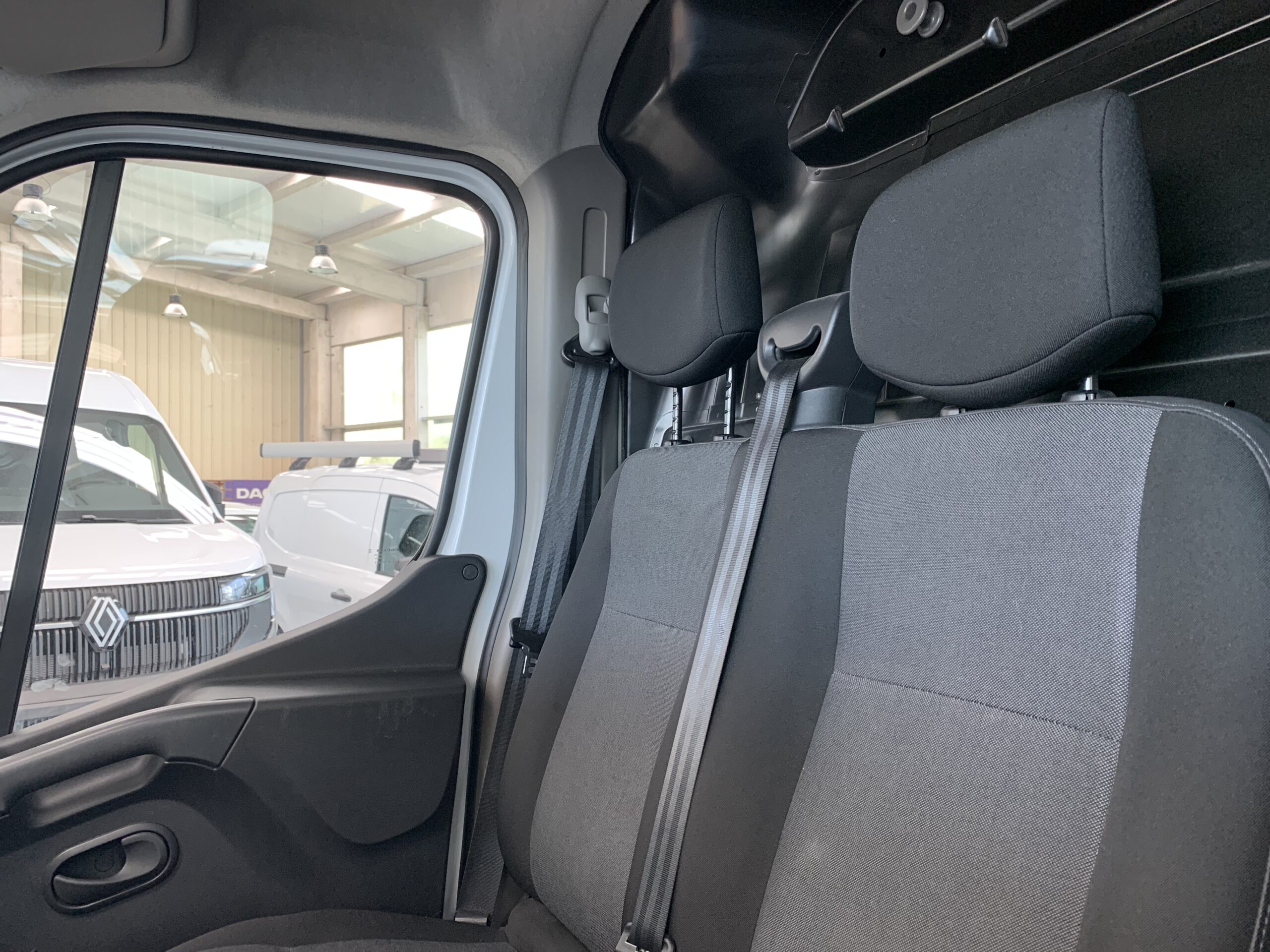 RENAULT MASTER FURGON L3H2 DCI 135CV + PACK AIRE