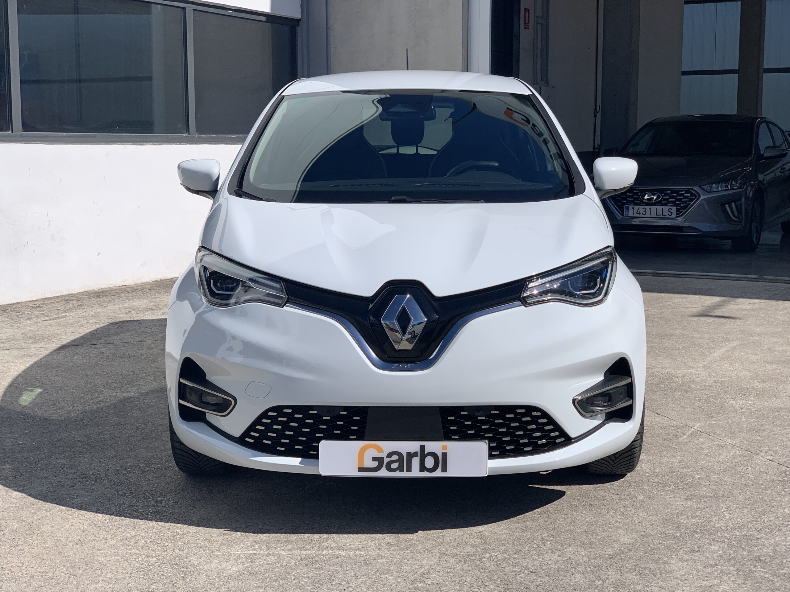 RENAULT ZOE ZEN 100% ELECTRICO 135CV 50KWH + CARGA RAPIDA