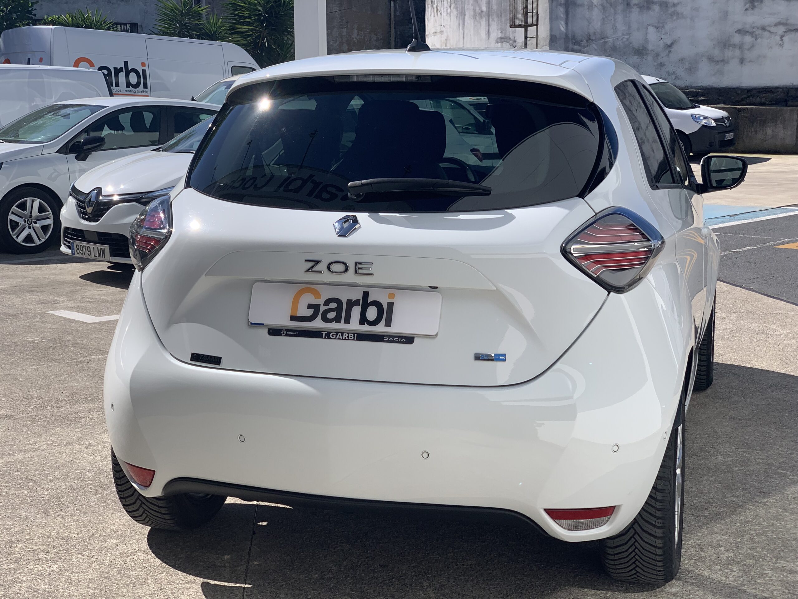 RENAULT ZOE ZEN 100% ELECTRICO 135CV 50KWH + CARGA RAPIDA
