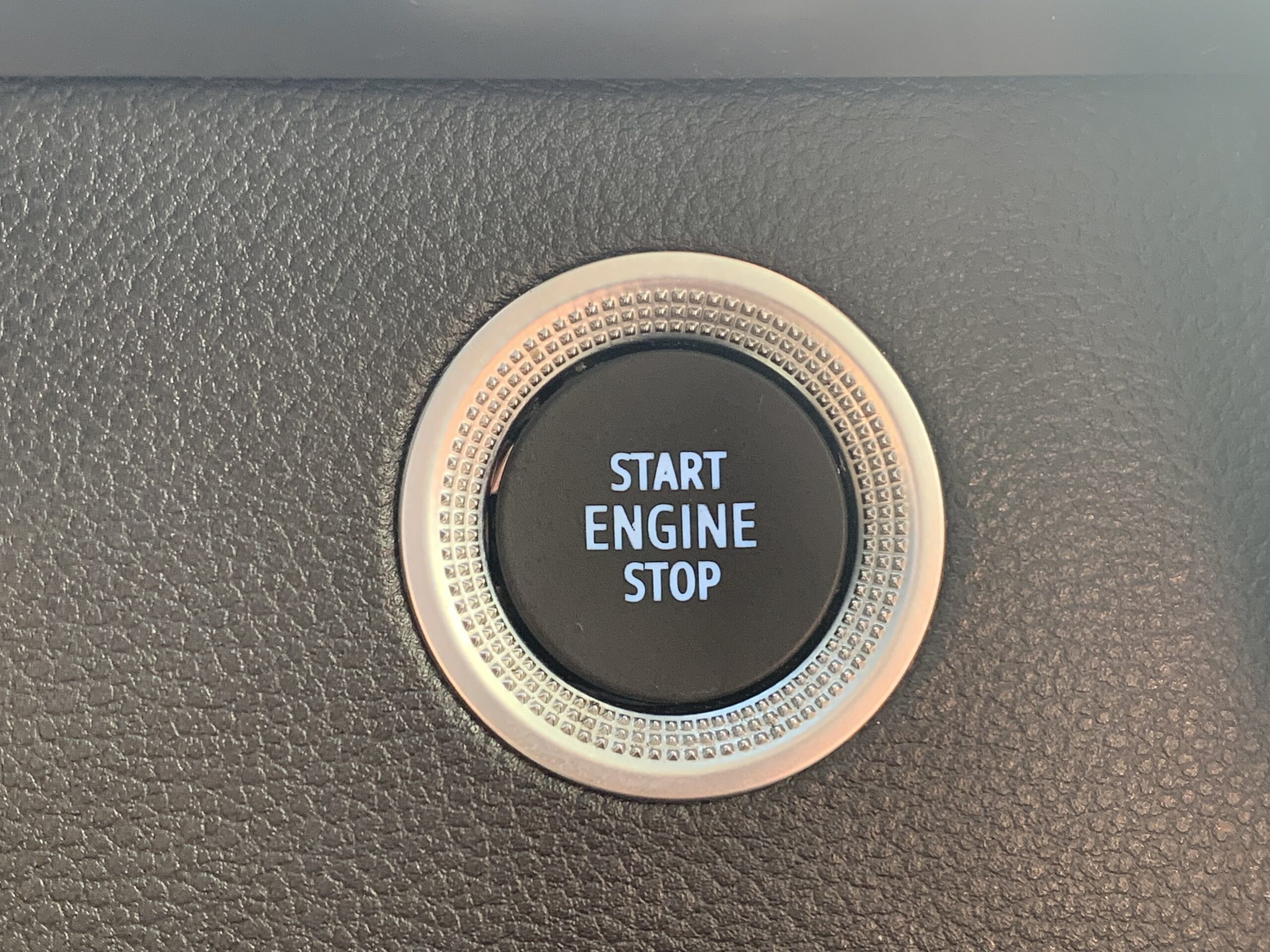 RENAULT ZOE ZEN 100% ELECTRICO 135CV 50KWH + CARGA RAPIDA