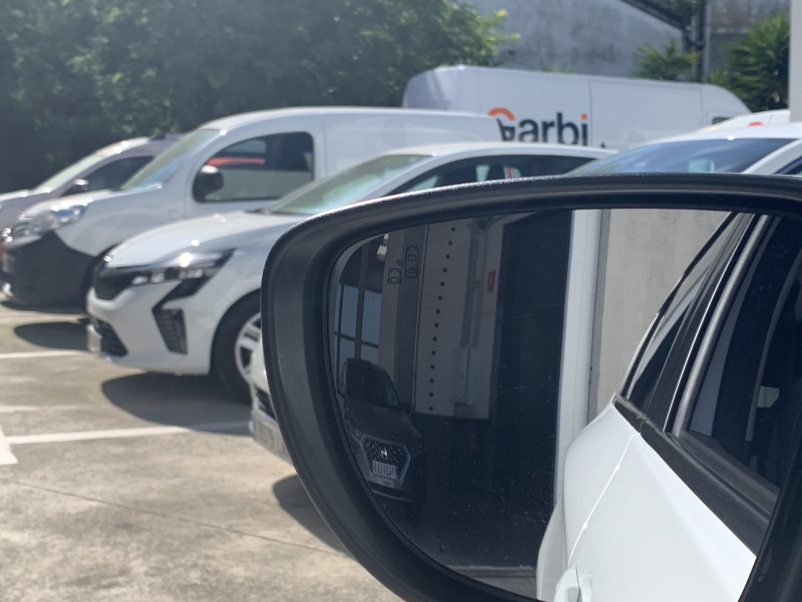 RENAULT ZOE ZEN 100% ELECTRICO 135CV 50KWH + CARGA RAPIDA