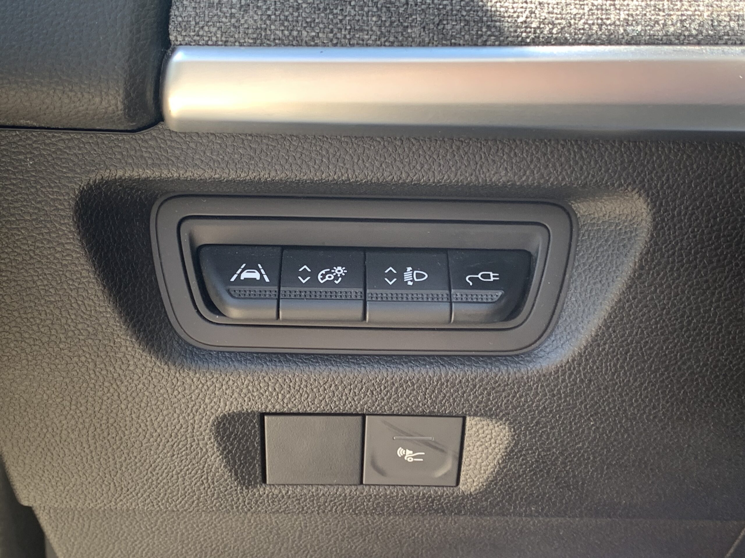 RENAULT ZOE ZEN 100% ELECTRICO 135CV 50KWH + CARGA RAPIDA