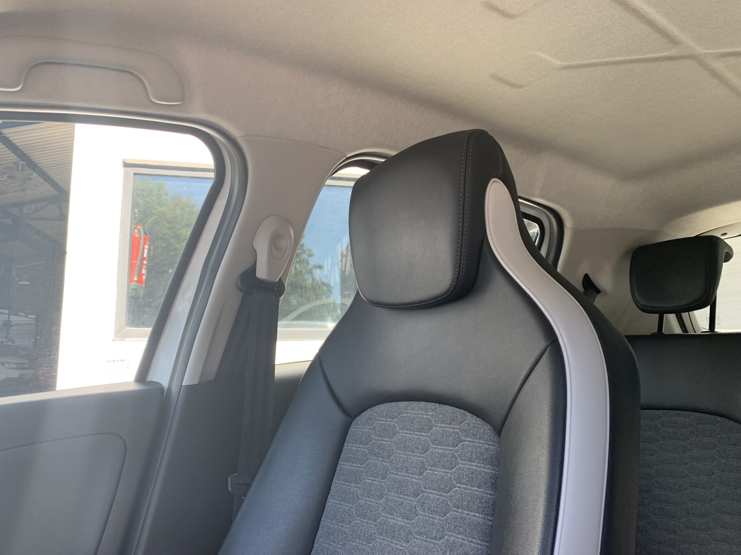 RENAULT ZOE ZEN 100% ELECTRICO 135CV 50KWH + CARGA RAPIDA