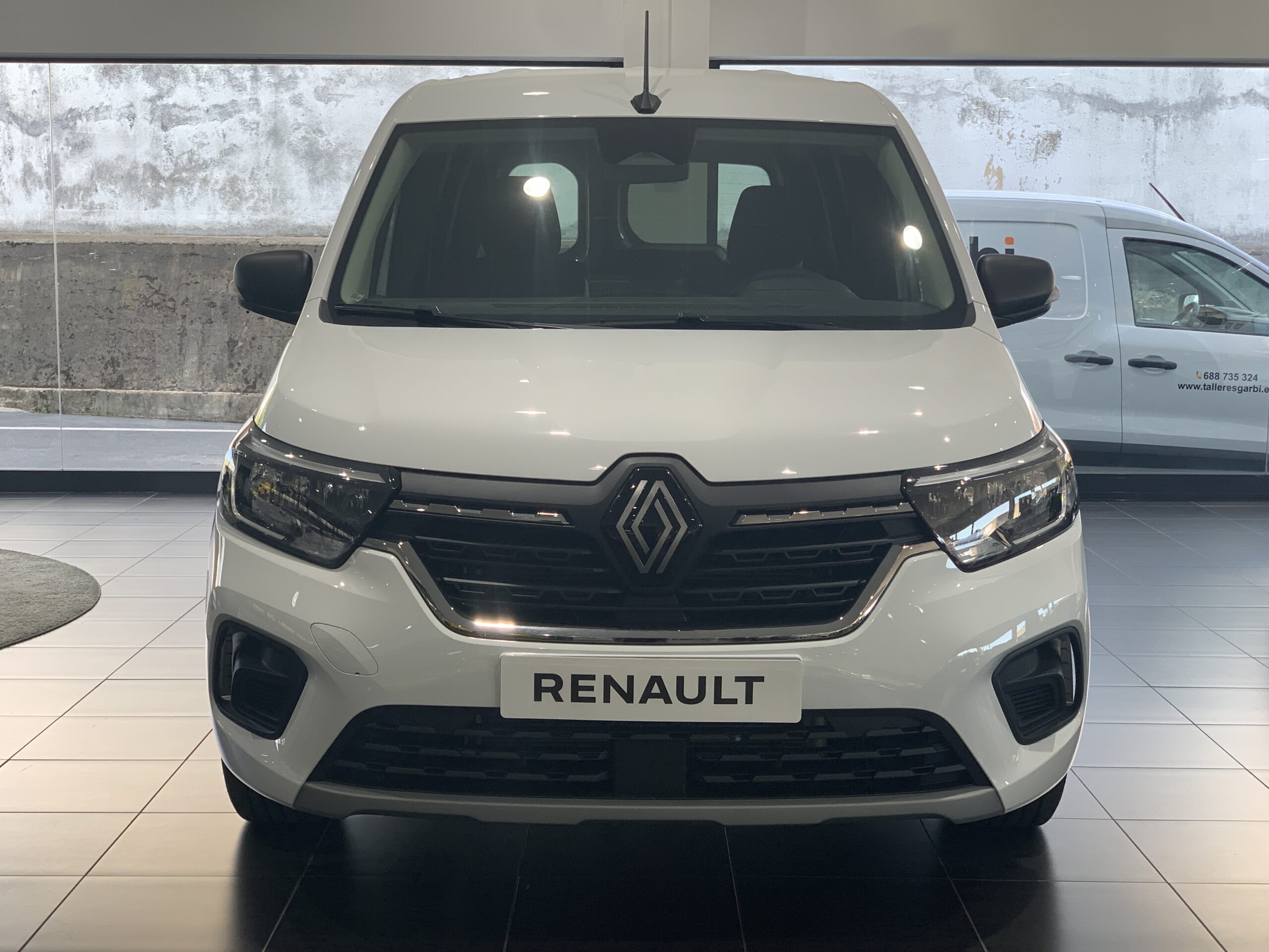 RENAULT KANGOO COMBI 1.5 BLUE DCI 95CV 5 PLAZAS + PACK PROFESIONAL + RUEDA DE REPUESTO + DOBLE PUERTA TRASERA ACRISTALADA 180º