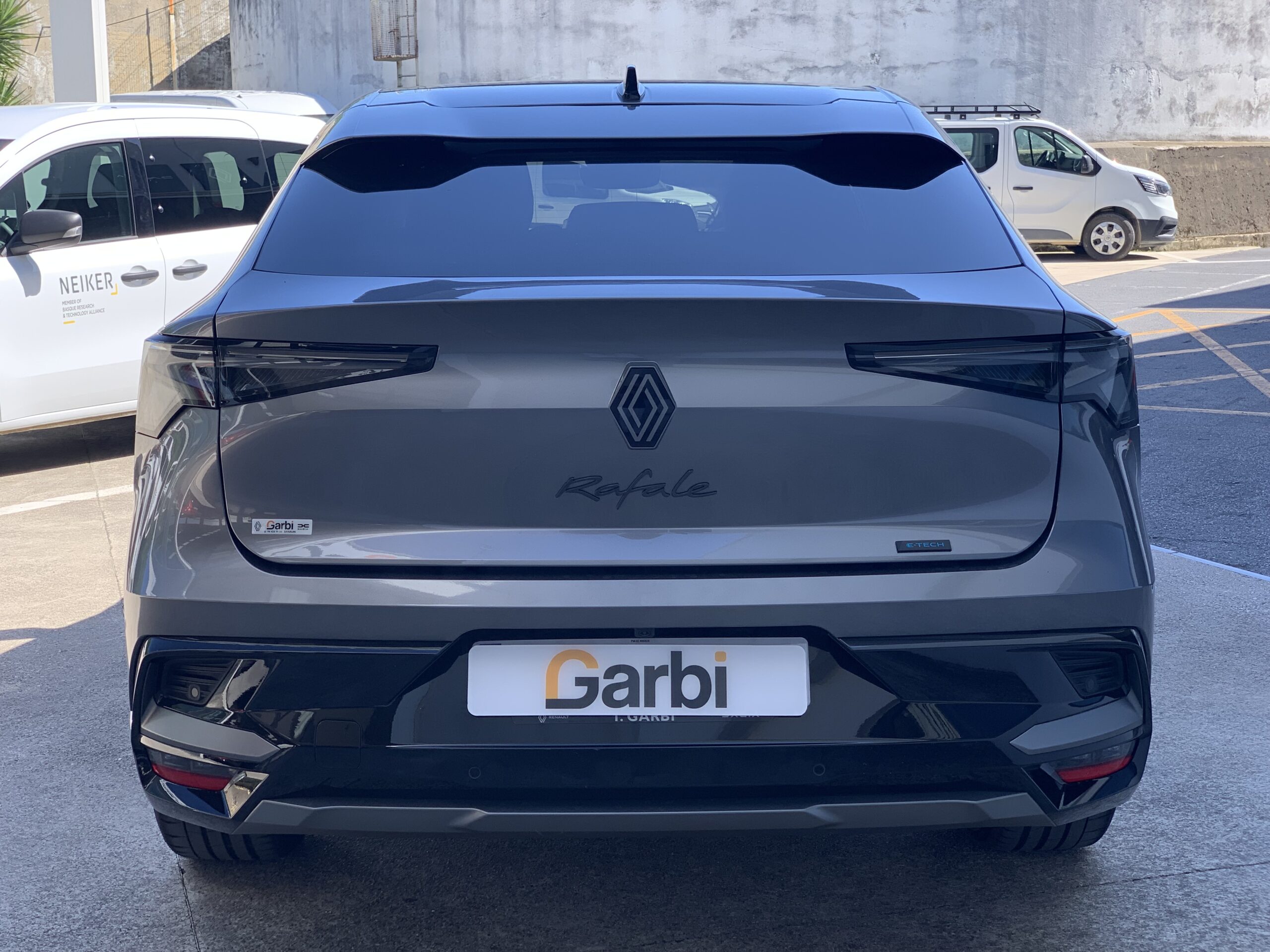 RENAULT RAFALE ATELIER ALPINE HYPER HYBRID 300CV 4X4 HIBRIDO ENCHUFABLE + CABLE MODO 2 + TECHO DE CRISTAL PANORAMICO SOLARBAY + HEAD-UP DISPLAY