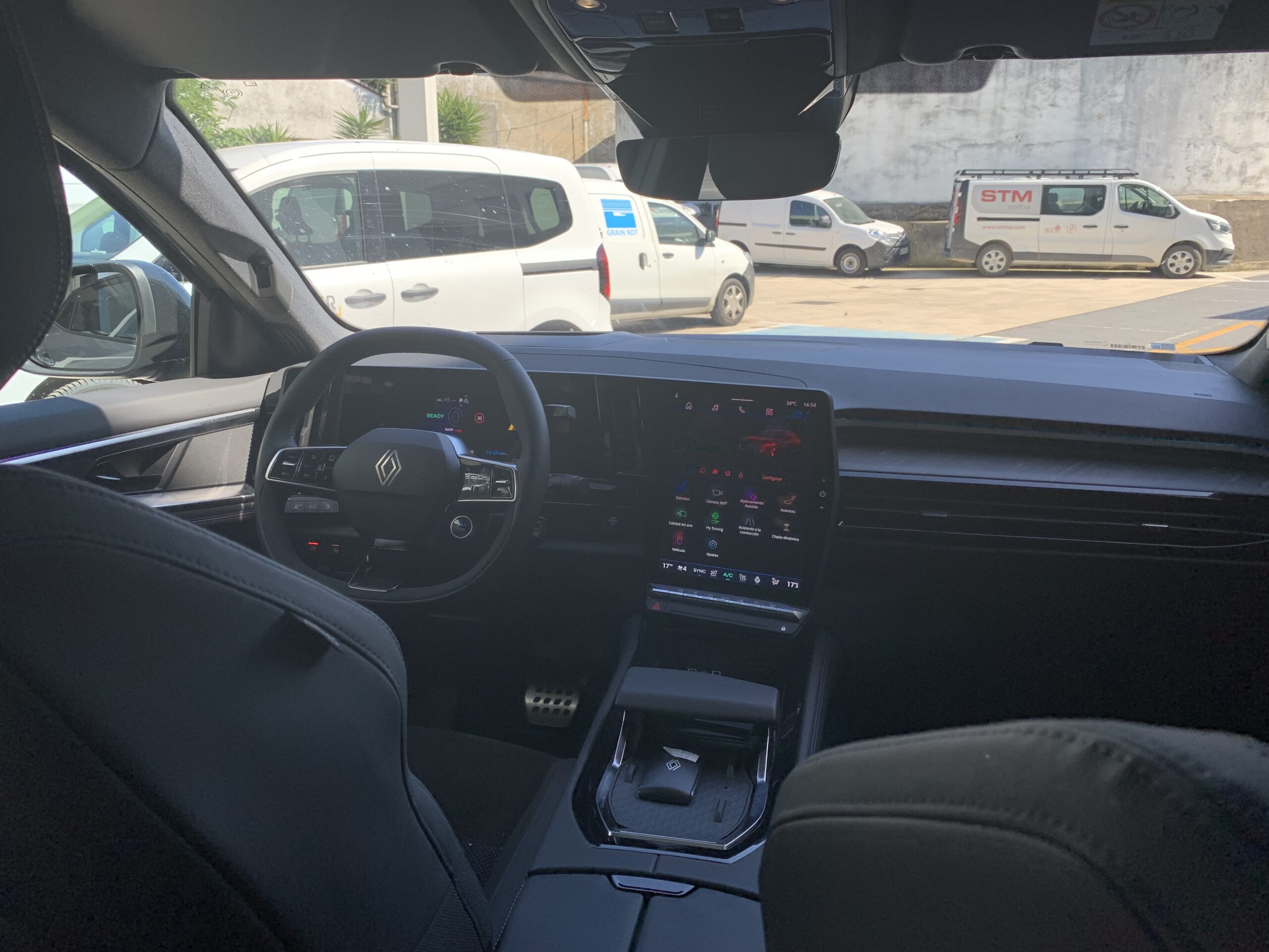RENAULT RAFALE ATELIER ALPINE HYPER HYBRID 300CV 4X4 HIBRIDO ENCHUFABLE + CABLE MODO 2 + TECHO DE CRISTAL PANORAMICO SOLARBAY + HEAD-UP DISPLAY