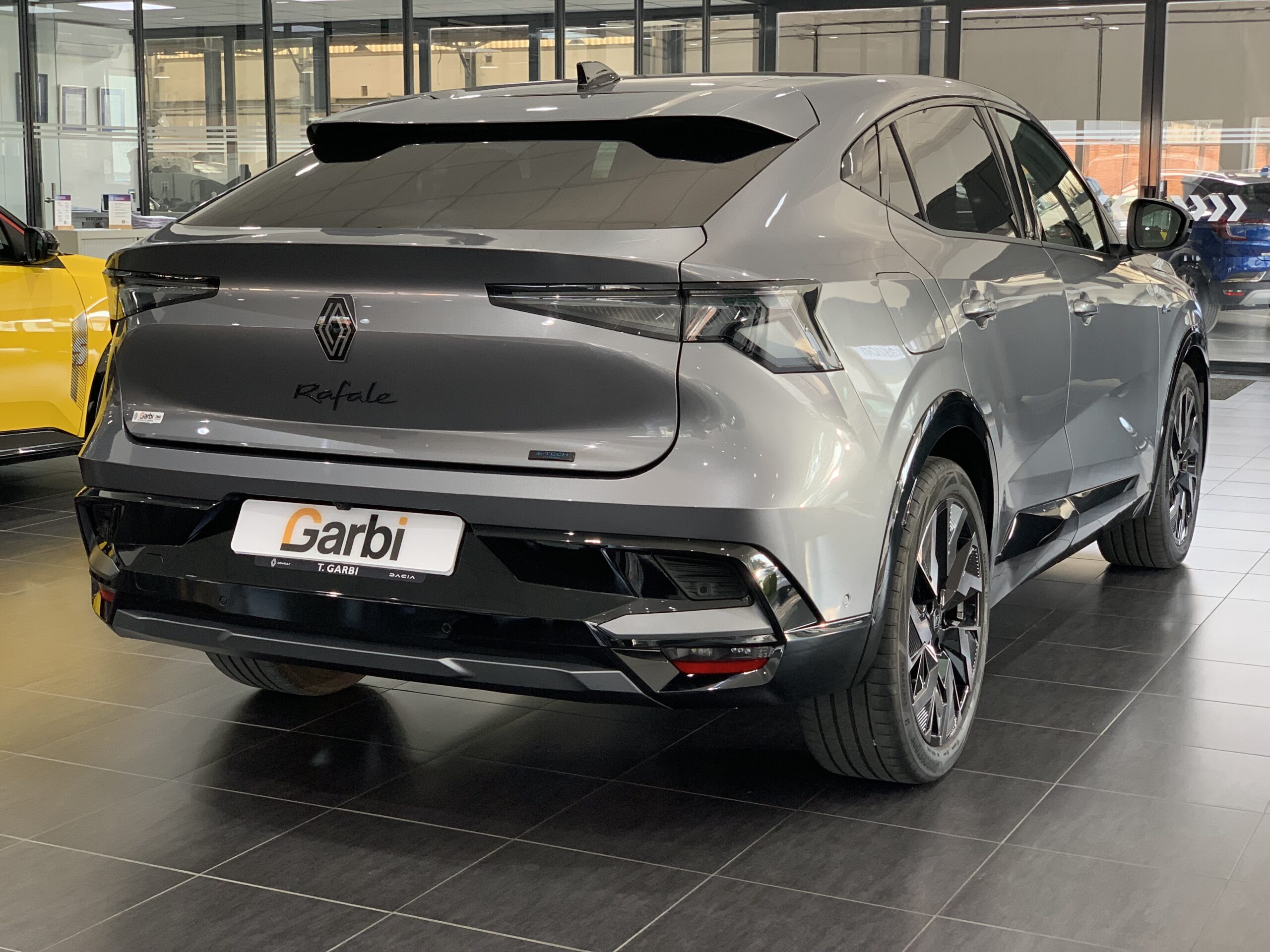 RENAULT RAFALE ESPIRIT ALPINE FULL HYBRID E-TECH 200CV + RUEDA DE EMERGENCIA + PACK DRIVING & HEATING + PACK CITY PREMIUM