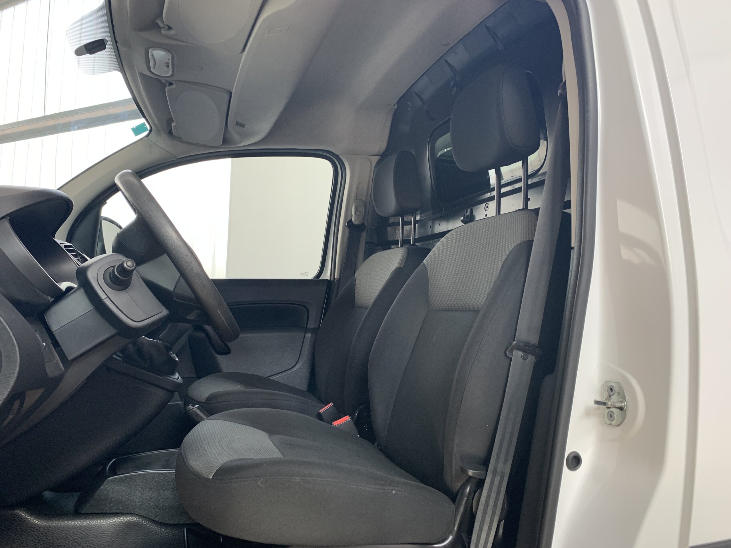 RENAULT KANGOO FURGON PROFESIONAL 1.5 DCI 75CV + PUERTA LATERAL DERECHA DESLIZANTE