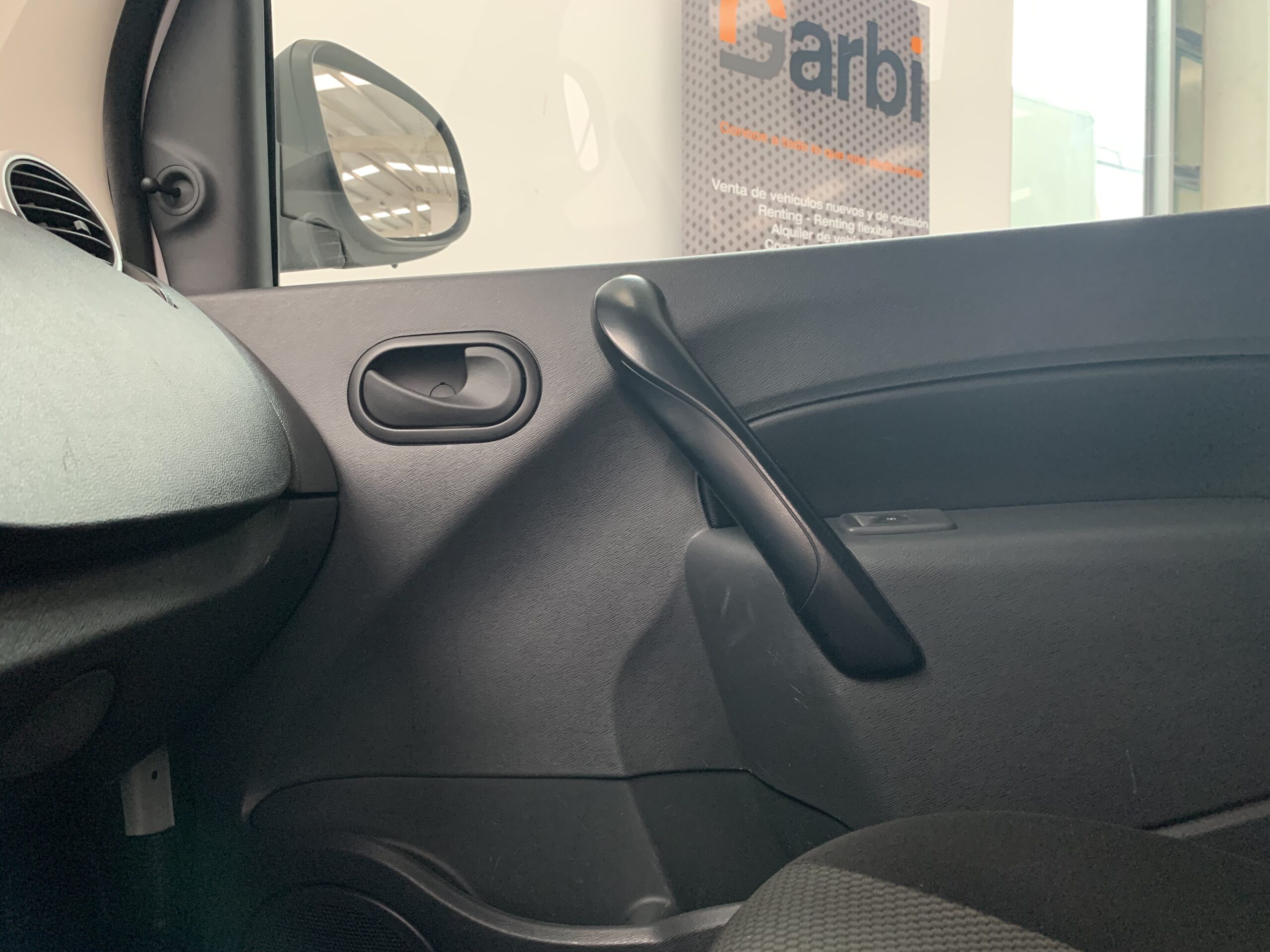 RENAULT KANGOO FURGON PROFESIONAL DCI 75CV + PUERTA LATERAL DERECHA DESLIZANTE
