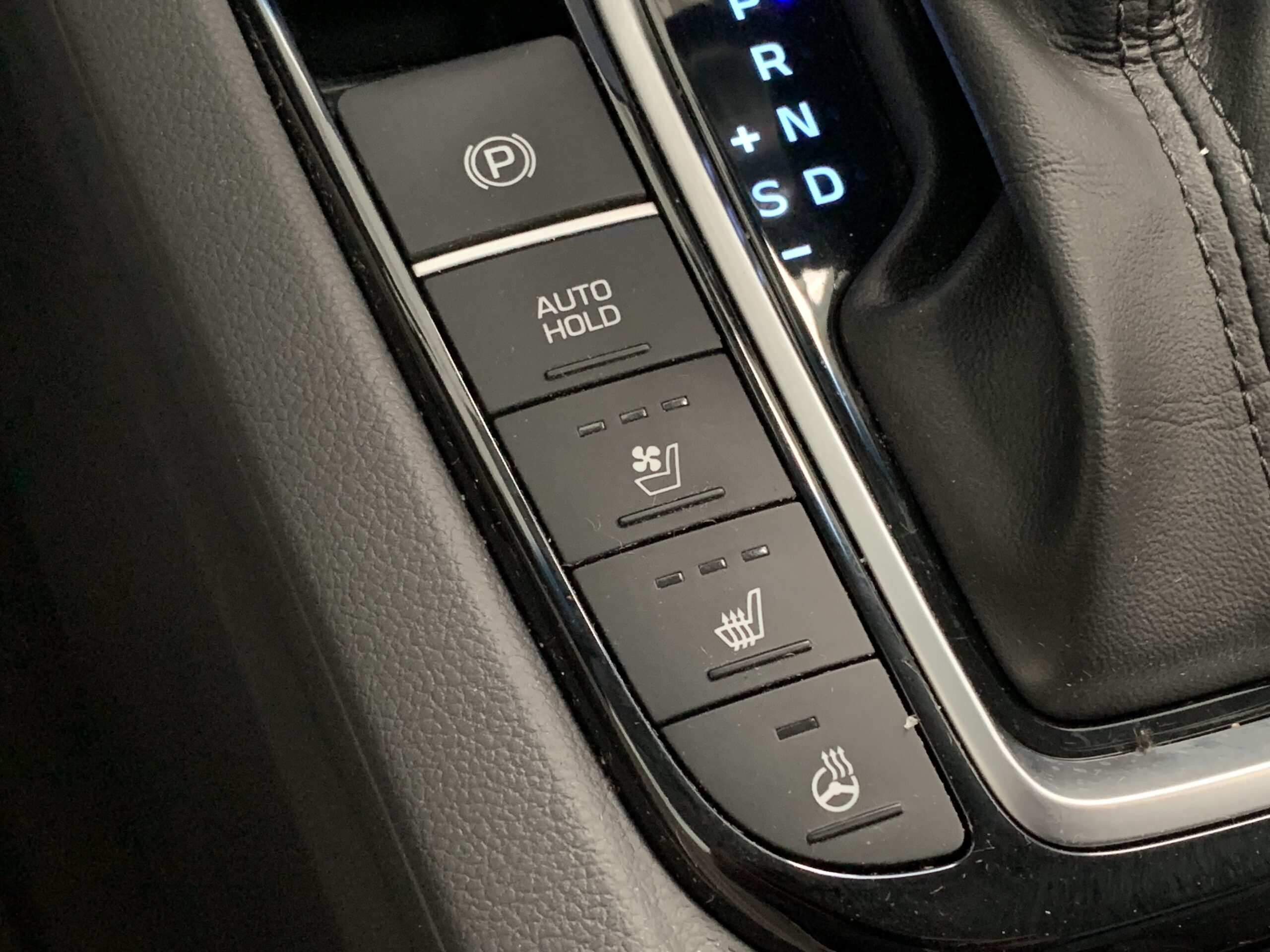 HYUNDAI IONIQ STYLE HIBRIDO ENCHUFABLE 1.6GDI 141CV