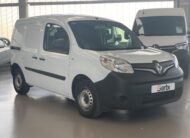 RENAULT KANGOO FURGON BLUE DCI 85CV + MAMPARA PIVOTANTE + 2 PUERTAS TRASERAS ACRISTALADAS 180º CON LUNAS TINTADAS + PUERTA LATERAL DERECHA DESLIZANTE + PACK ELECTRICO + SUELO DE CAJA TRASERA DE CAUCHO