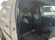 RENAULT KANGOO FURGON BLUE DCI 85CV + MAMPARA PIVOTANTE + 2 PUERTAS TRASERAS ACRISTALADAS 180º CON LUNAS TINTADAS + PUERTA LATERAL DERECHA DESLIZANTE + PACK ELECTRICO + SUELO DE CAJA TRASERA DE CAUCHO