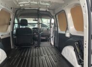 RENAULT KANGOO FURGON BLUE DCI 85CV + MAMPARA PIVOTANTE + 2 PUERTAS TRASERAS ACRISTALADAS 180º CON LUNAS TINTADAS + PUERTA LATERAL DERECHA DESLIZANTE + PACK ELECTRICO + SUELO DE CAJA TRASERA DE CAUCHO