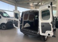 RENAULT KANGOO FURGON BLUE DCI 85CV + MAMPARA PIVOTANTE + 2 PUERTAS TRASERAS ACRISTALADAS 180º CON LUNAS TINTADAS + PUERTA LATERAL DERECHA DESLIZANTE + PACK ELECTRICO + SUELO DE CAJA TRASERA DE CAUCHO