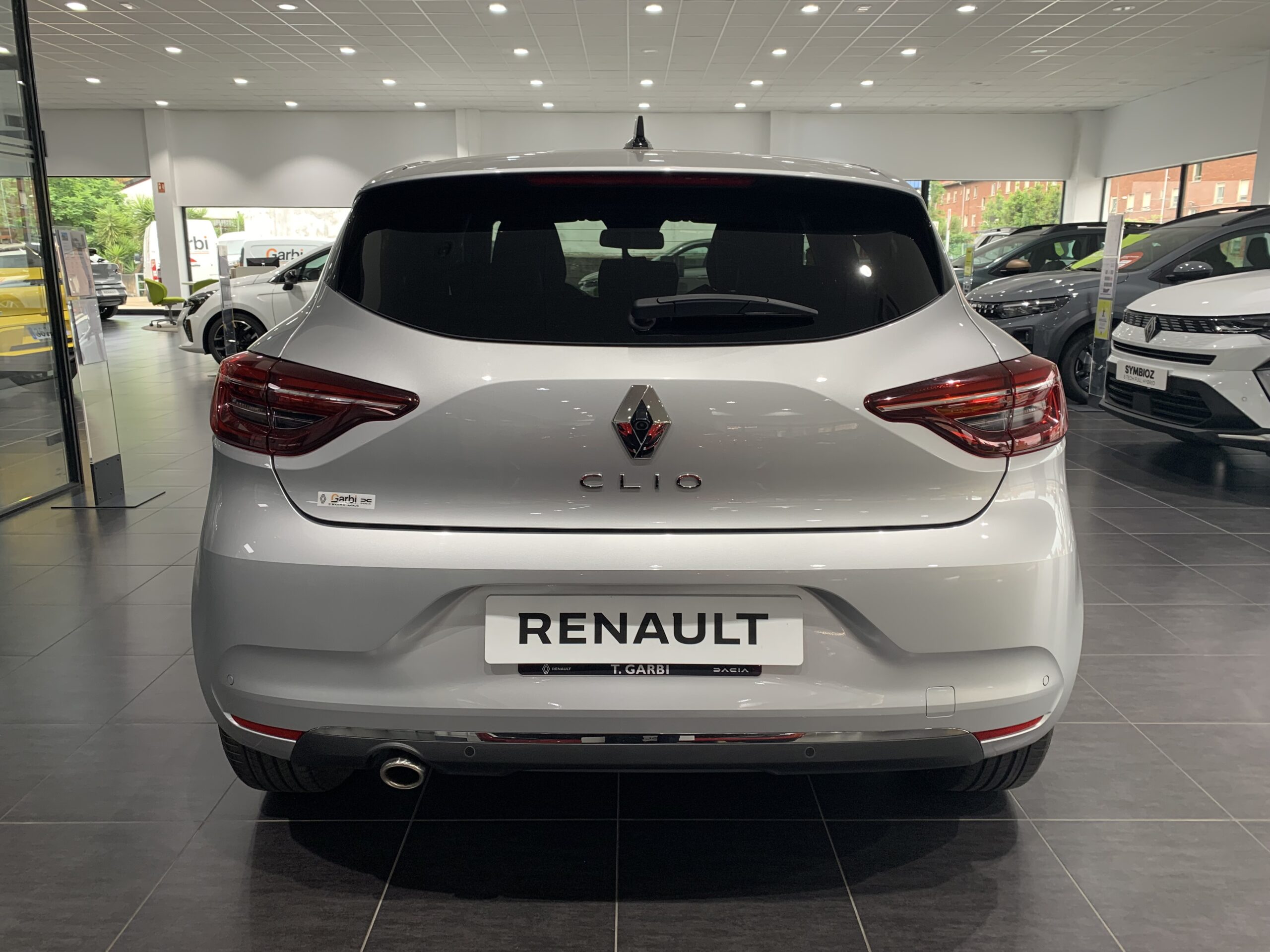 RENAULT CLIO TECHNO TCE 140CV + PACK EASY PARKING + PACK LIGTHING + PACK FULL SCREEN EASY LINK + RUEDA DE REPUESTO + CARGADOR DE INDUCCION