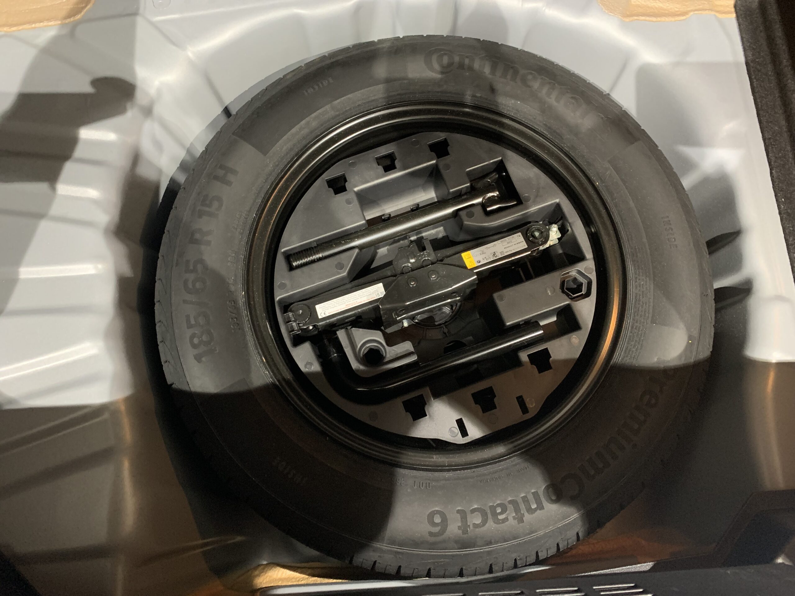 RENAULT CLIO TECHNO TCE 140CV + PACK EASY PARKING + PACK LIGTHING + PACK FULL SCREEN EASY LINK + RUEDA DE REPUESTO + CARGADOR DE INDUCCION