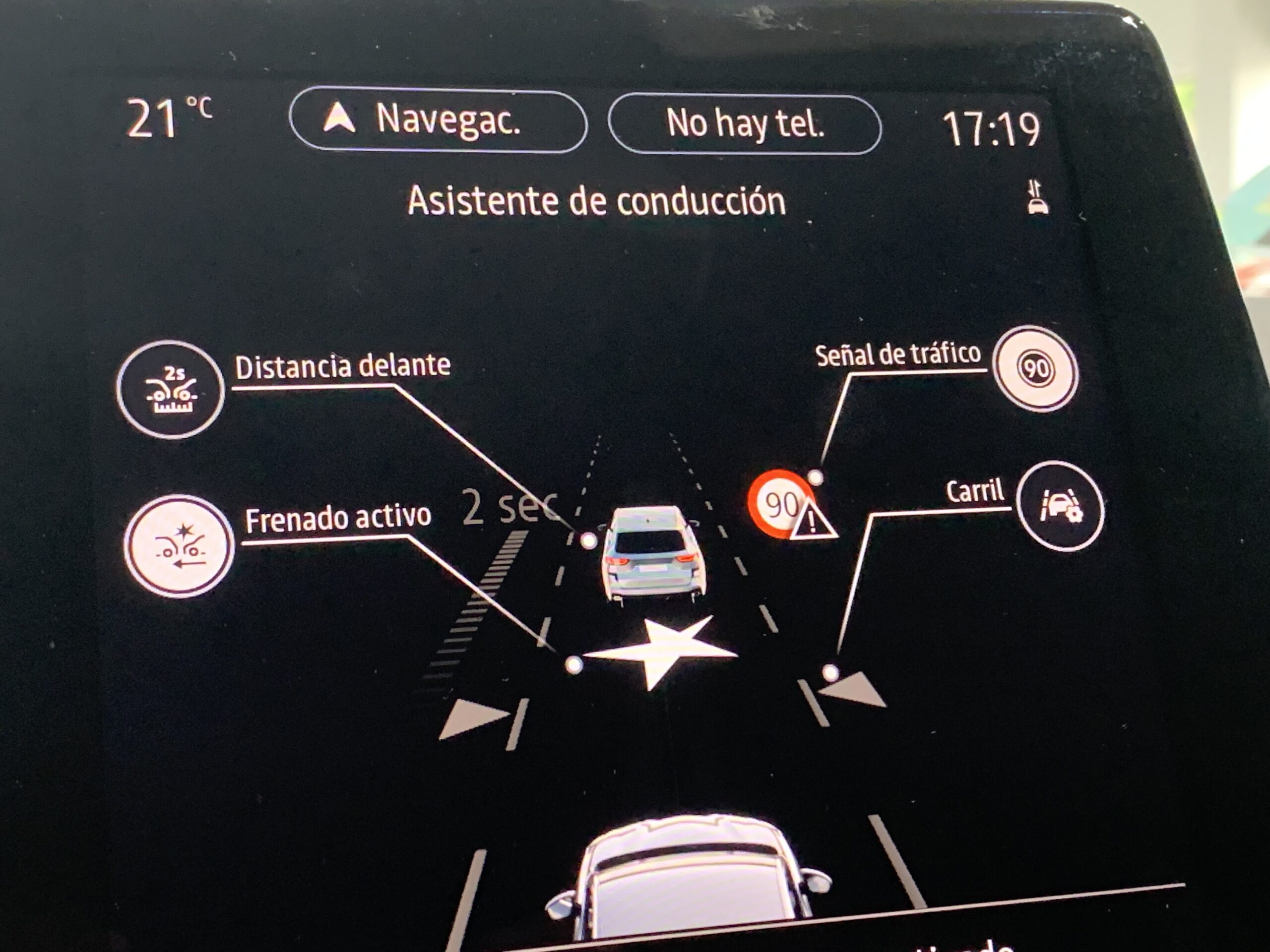 RENAULT CLIO TECHNO TCE 140CV + PACK EASY PARKING + PACK LIGTHING + PACK FULL SCREEN EASY LINK + RUEDA DE REPUESTO + CARGADOR DE INDUCCION