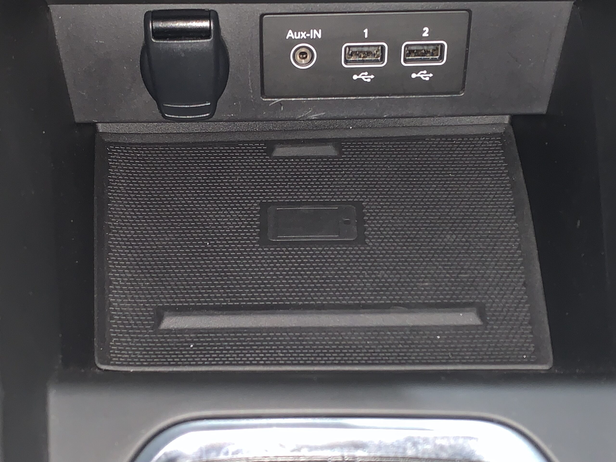 RENAULT CLIO TECHNO TCE 140CV + PACK EASY PARKING + PACK LIGTHING + PACK FULL SCREEN EASY LINK + RUEDA DE REPUESTO + CARGADOR DE INDUCCION