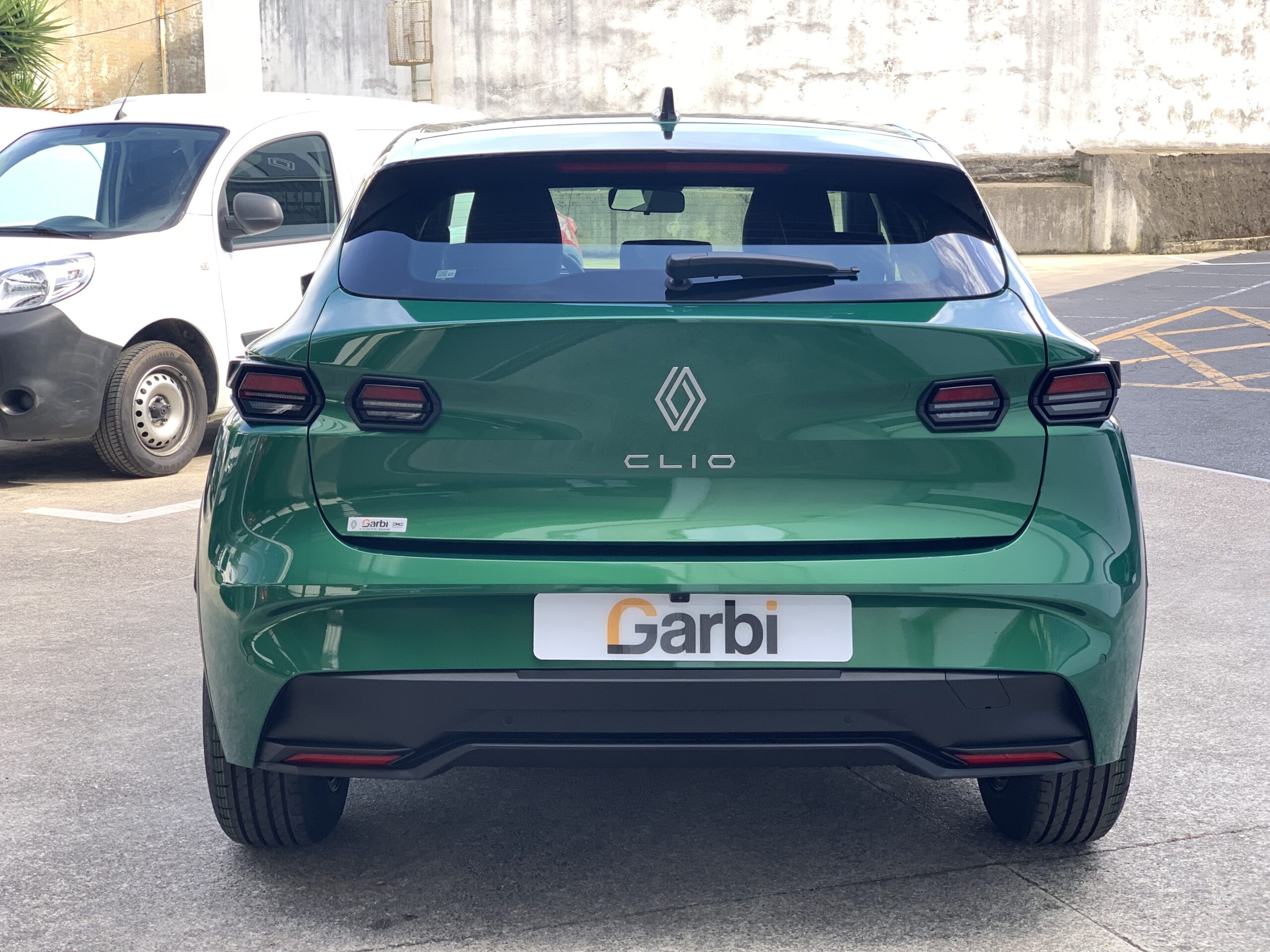 NUEVO RENAULT CLIO EVOLUTION TCE 115CV + CAMARA TRASERA + LLANTAS 16″