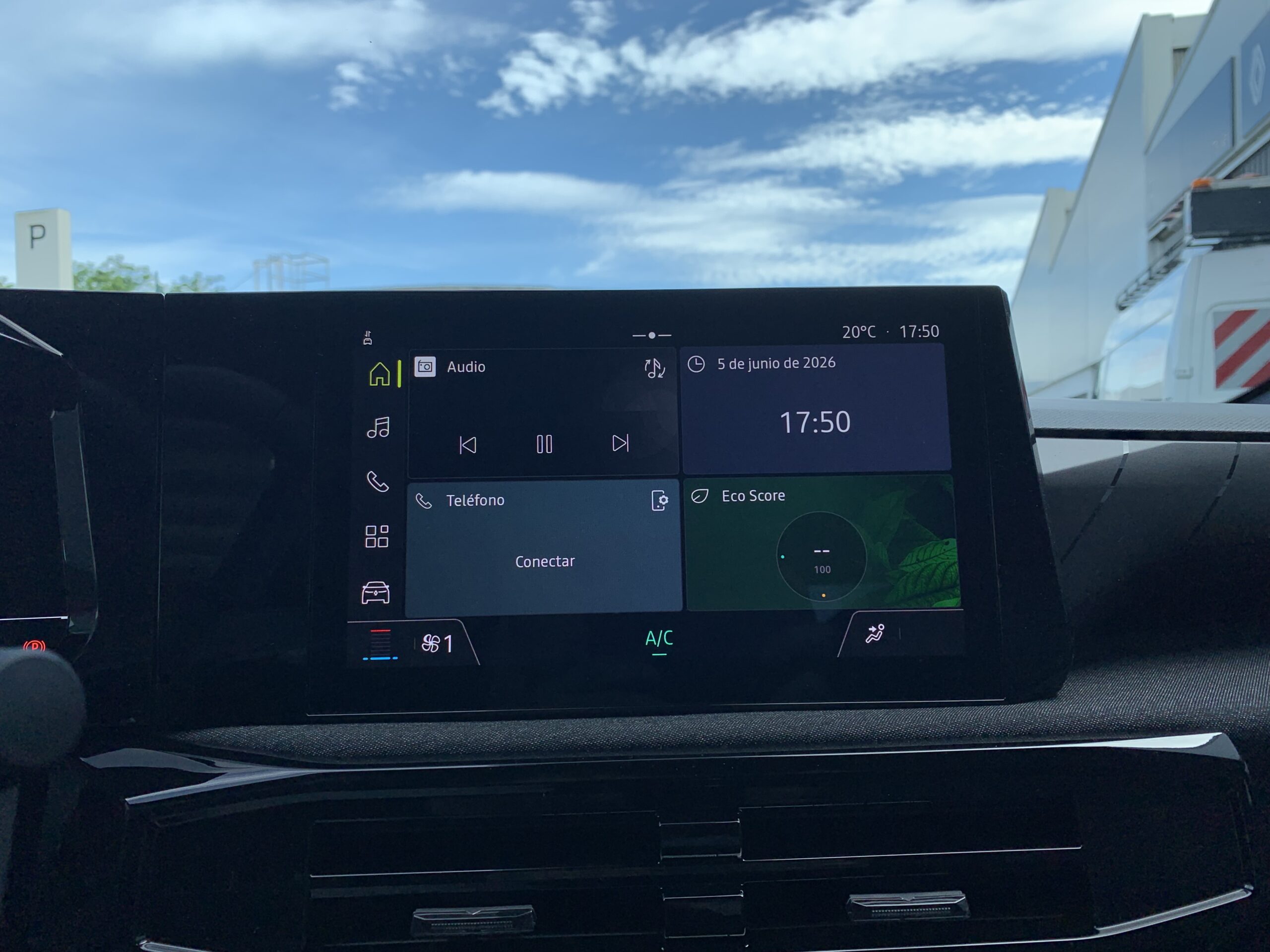 NUEVO RENAULT CLIO EVOLUTION TCE 115CV + CAMARA TRASERA + LLANTAS 16″