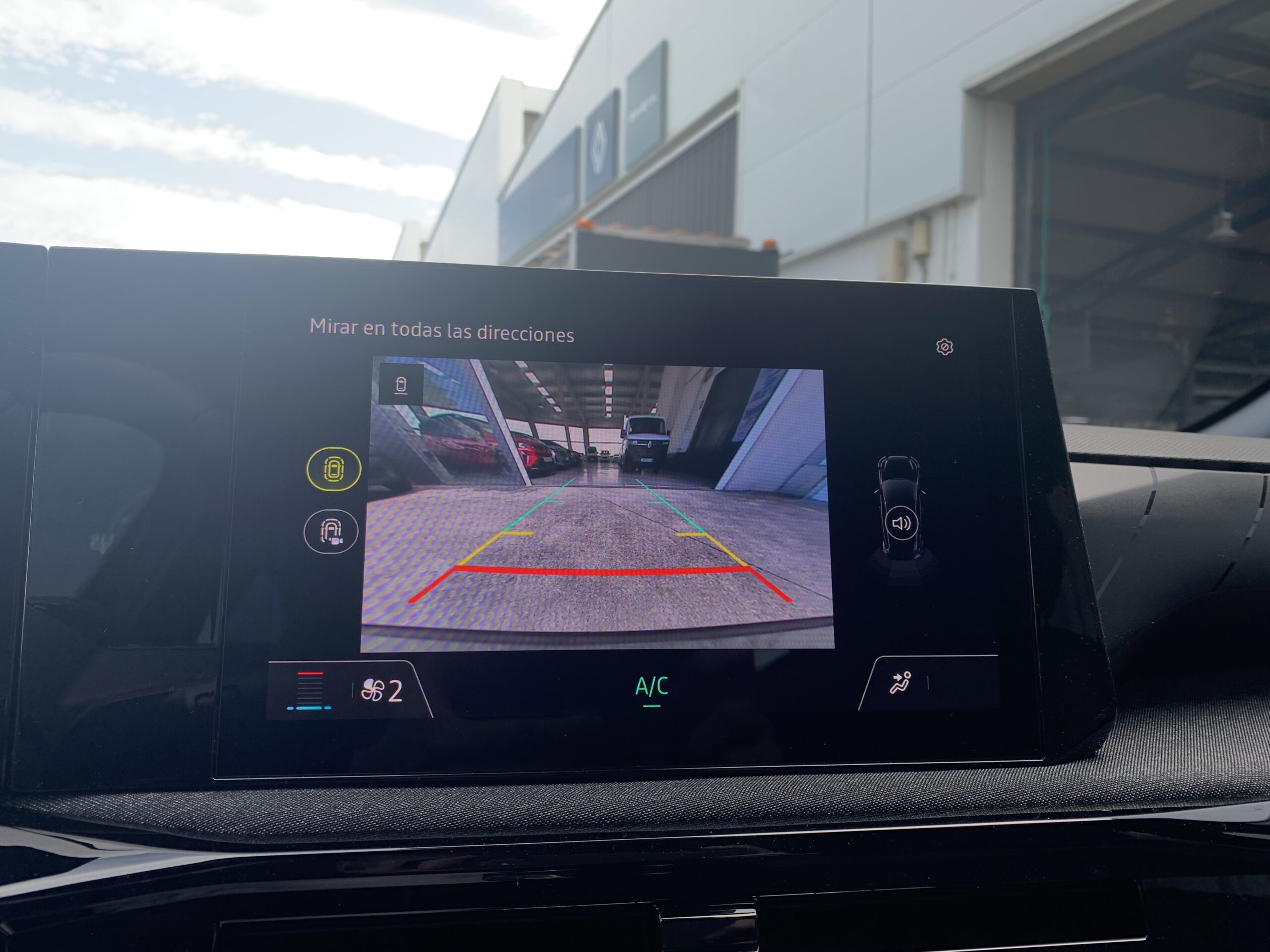 NUEVO RENAULT CLIO EVOLUTION TCE 115CV + CAMARA TRASERA + LLANTAS 16″