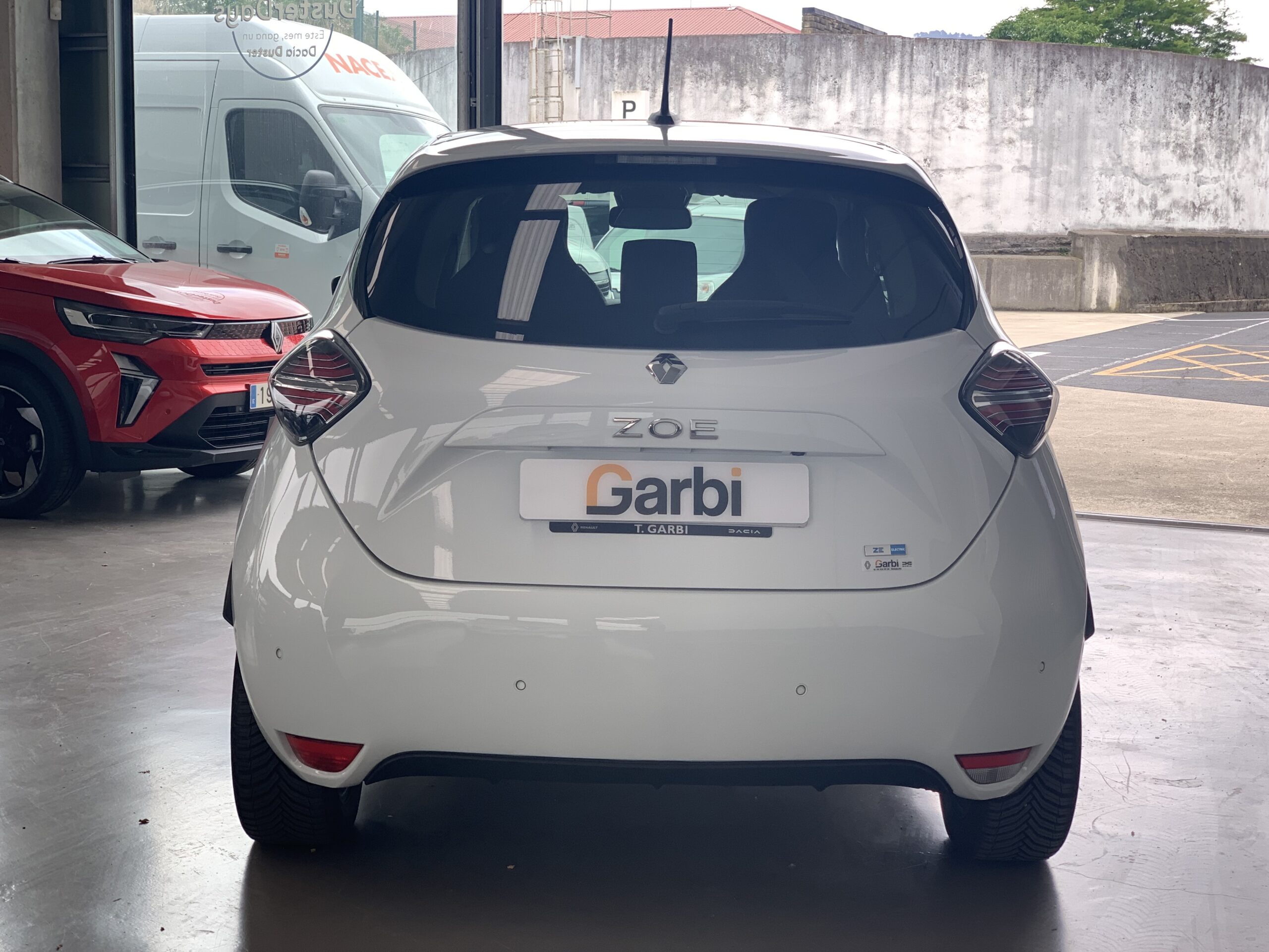 RENAULT ZOE ZEN 135CV 50KWH 100% ELECTRICO + CARGA RAPIDA + SALUD BATERIA: 94,5%