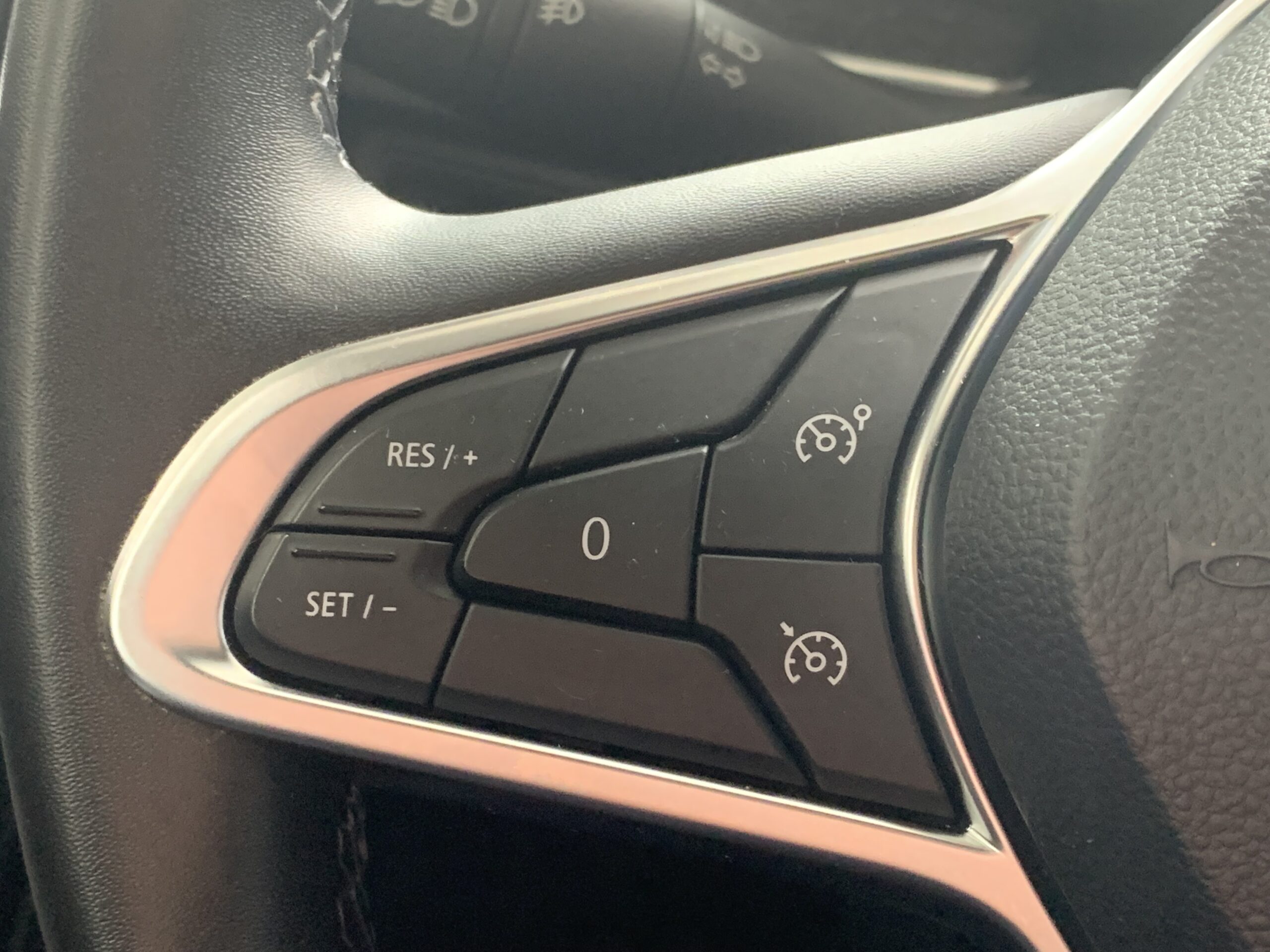 RENAULT ZOE ZEN 135CV 50KWH 100% ELECTRICO + CARGA RAPIDA + SALUD BATERIA: 94,5%
