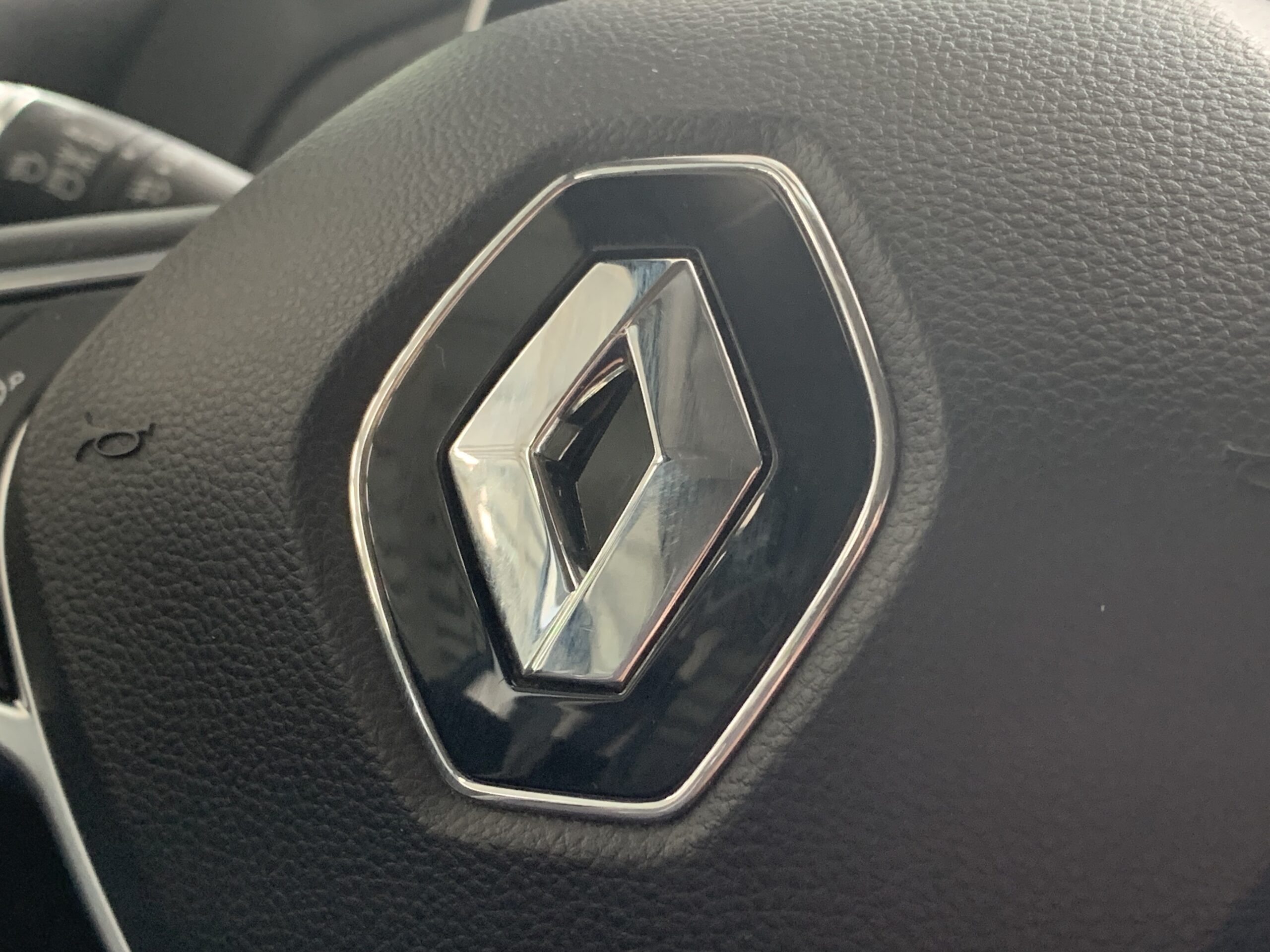 RENAULT ZOE ZEN 135CV 50KWH 100% ELECTRICO + CARGA RAPIDA + SALUD BATERIA: 94,5%