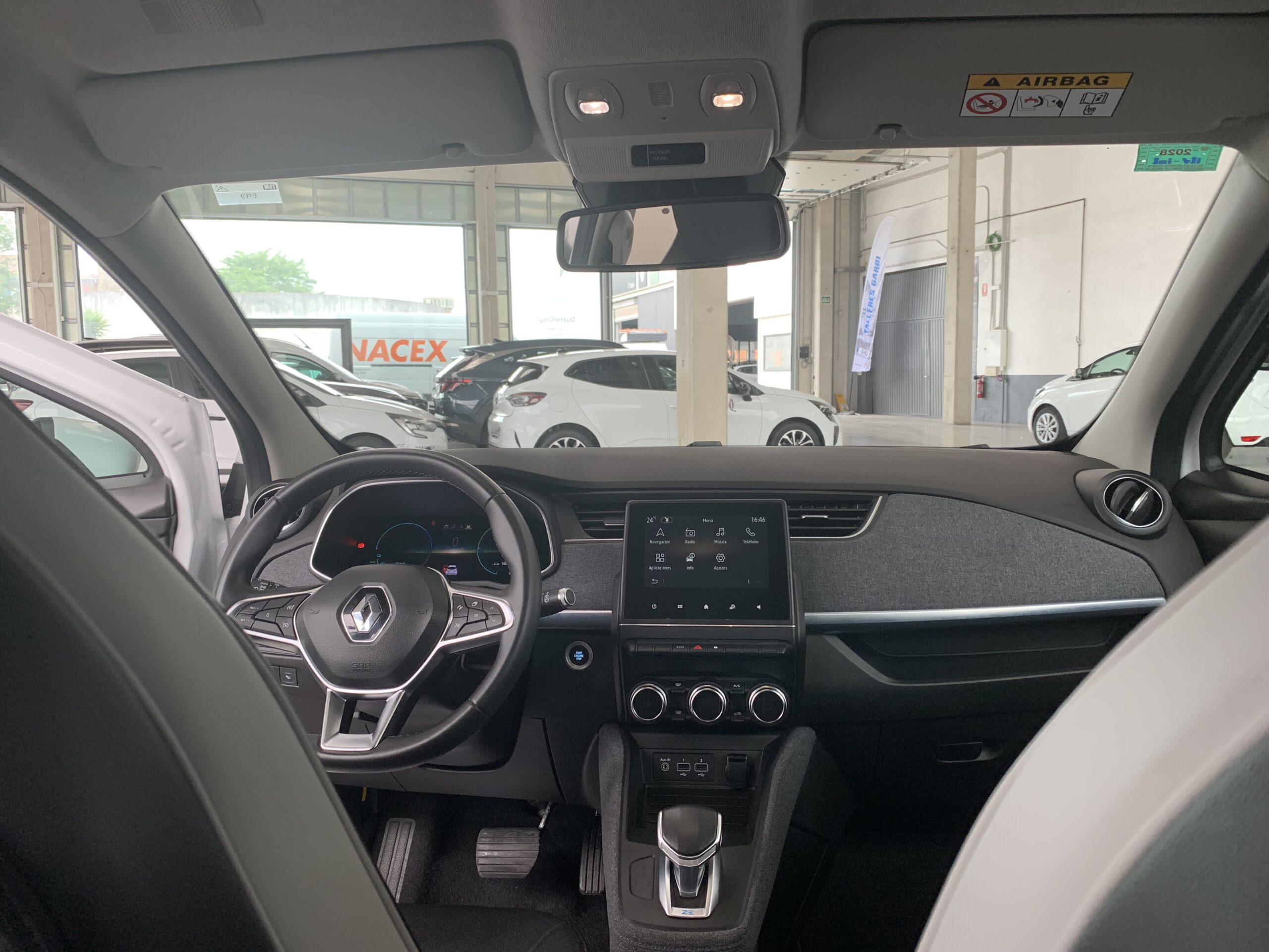 RENAULT ZOE ZEN 135CV 50KWH 100% ELECTRICO + CARGA RAPIDA + SALUD BATERIA: 94,5%