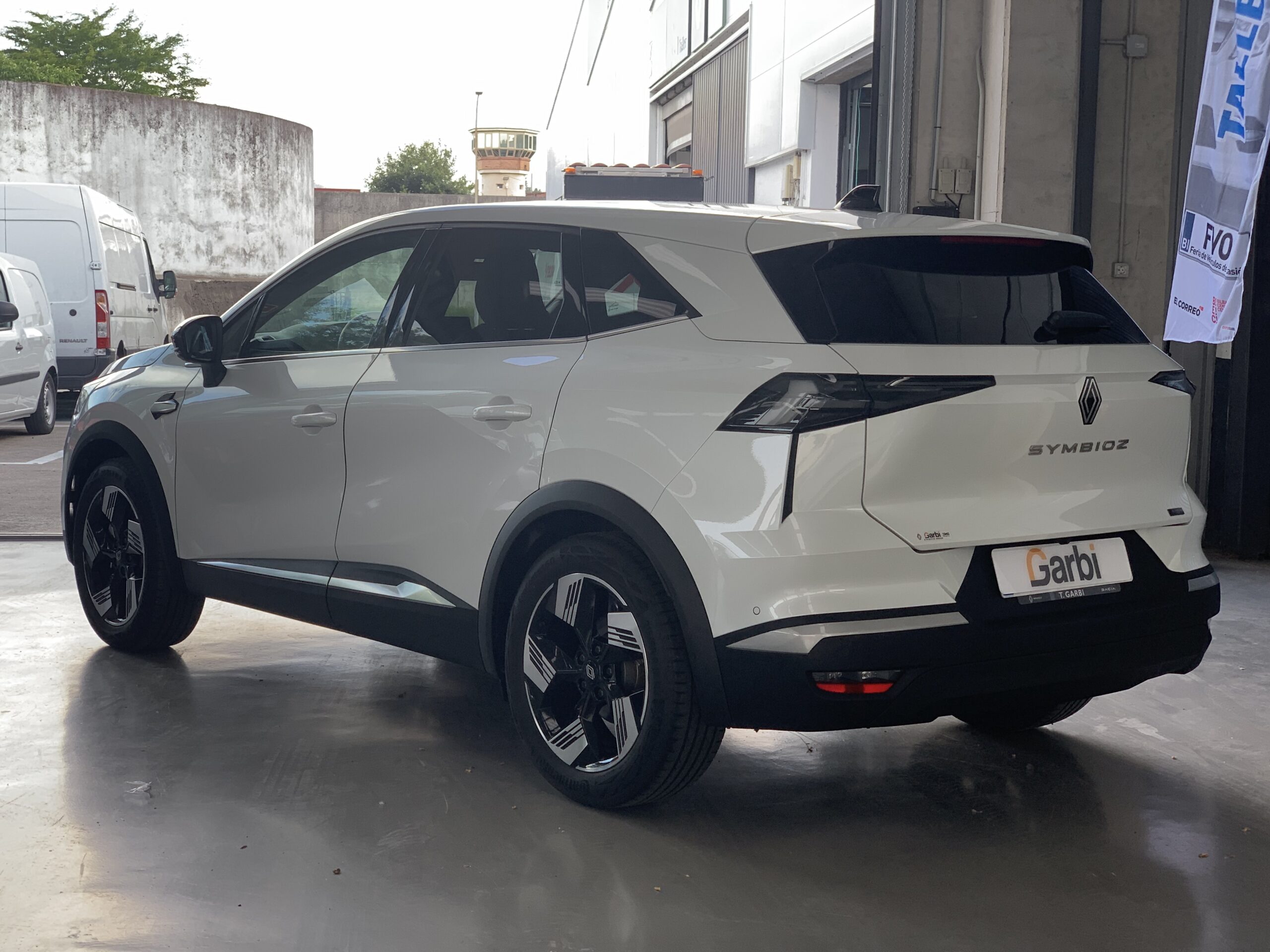RENAULT SYMBIOZ TECHNO FULL HYBRID 145CV + PACK SAFETY & DRIVING