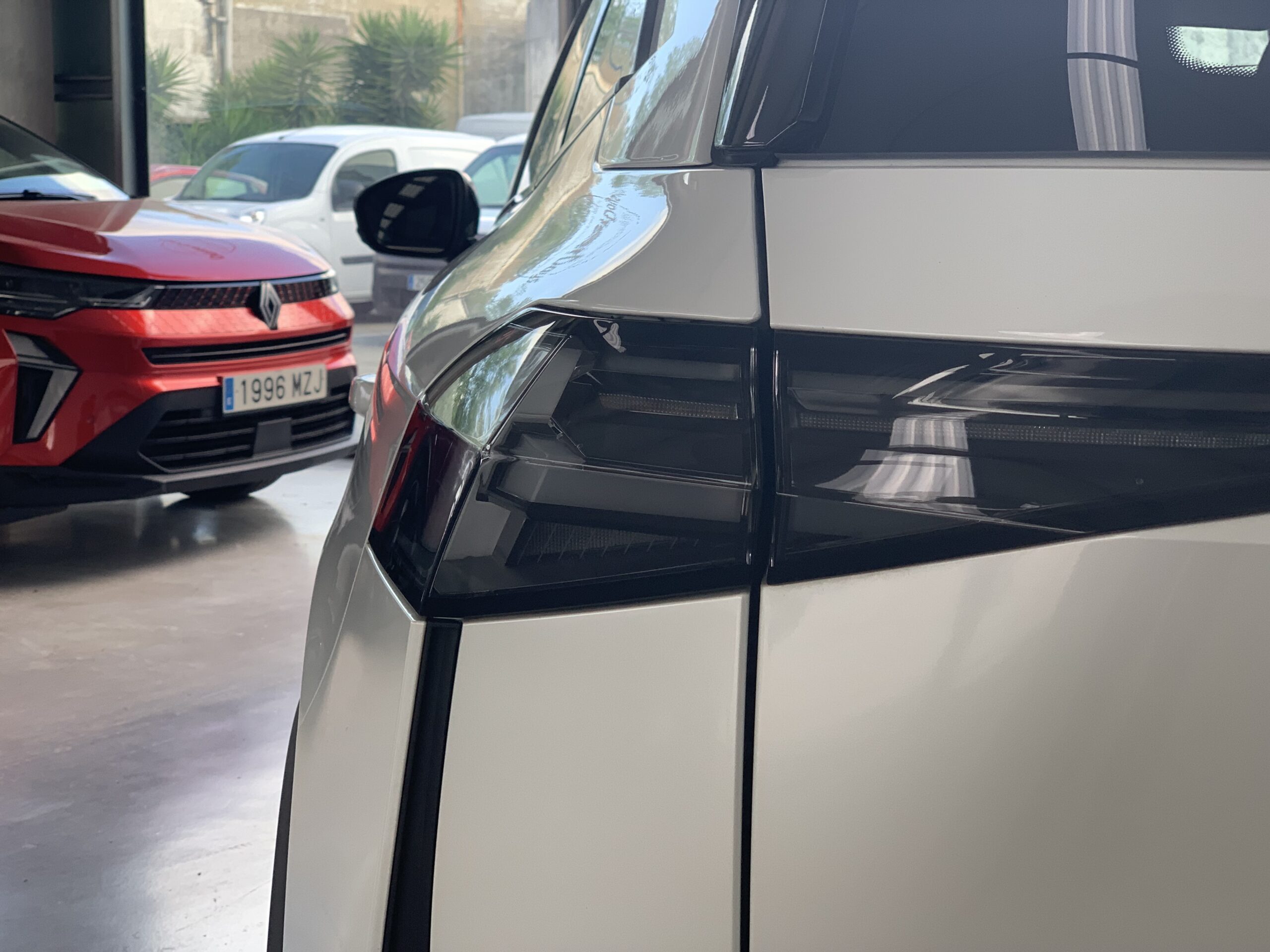 RENAULT SYMBIOZ TECHNO FULL HYBRID 145CV + PACK SAFETY & DRIVING