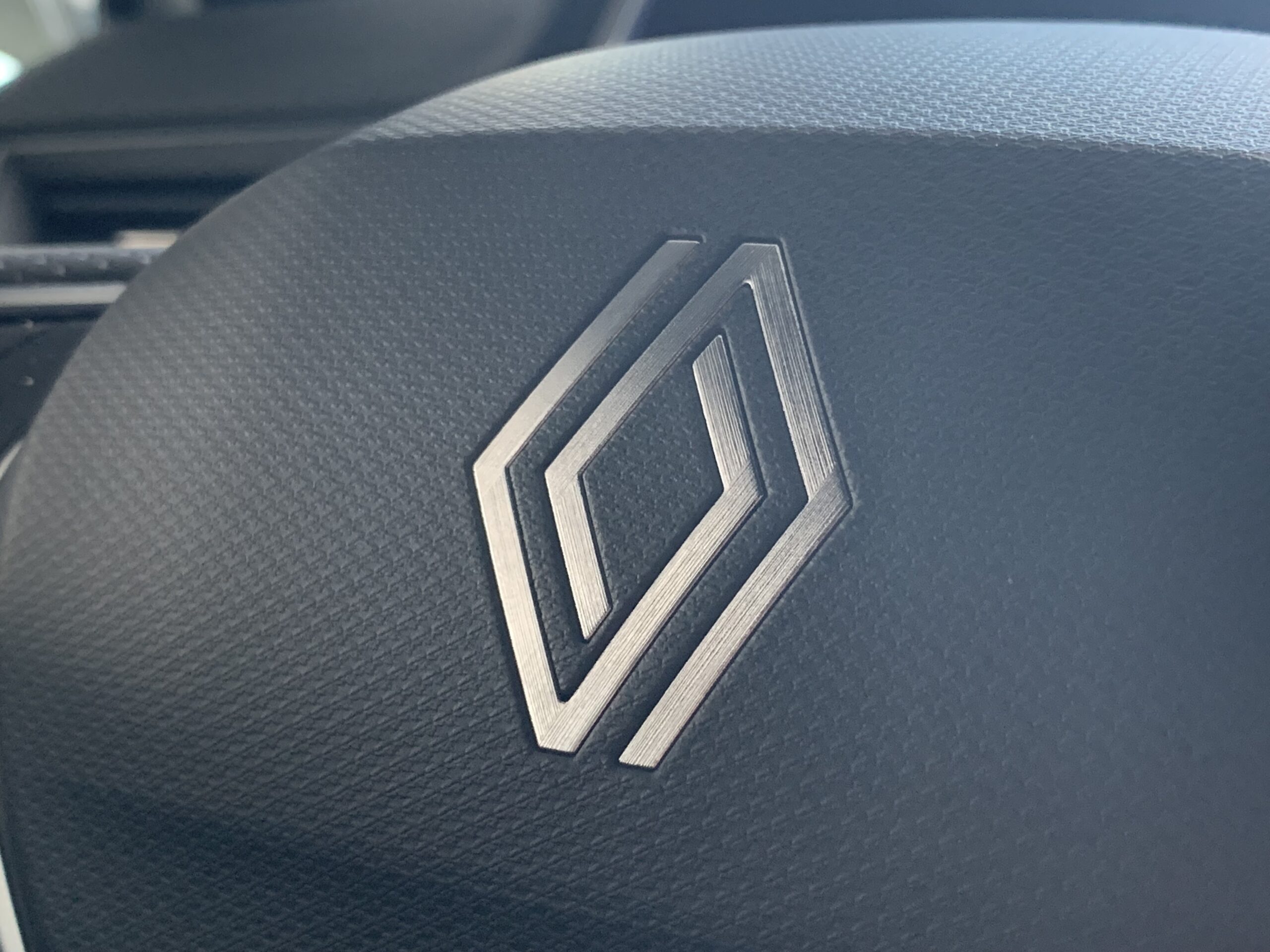 RENAULT SYMBIOZ TECHNO FULL HYBRID 145CV + PACK SAFETY & DRIVING
