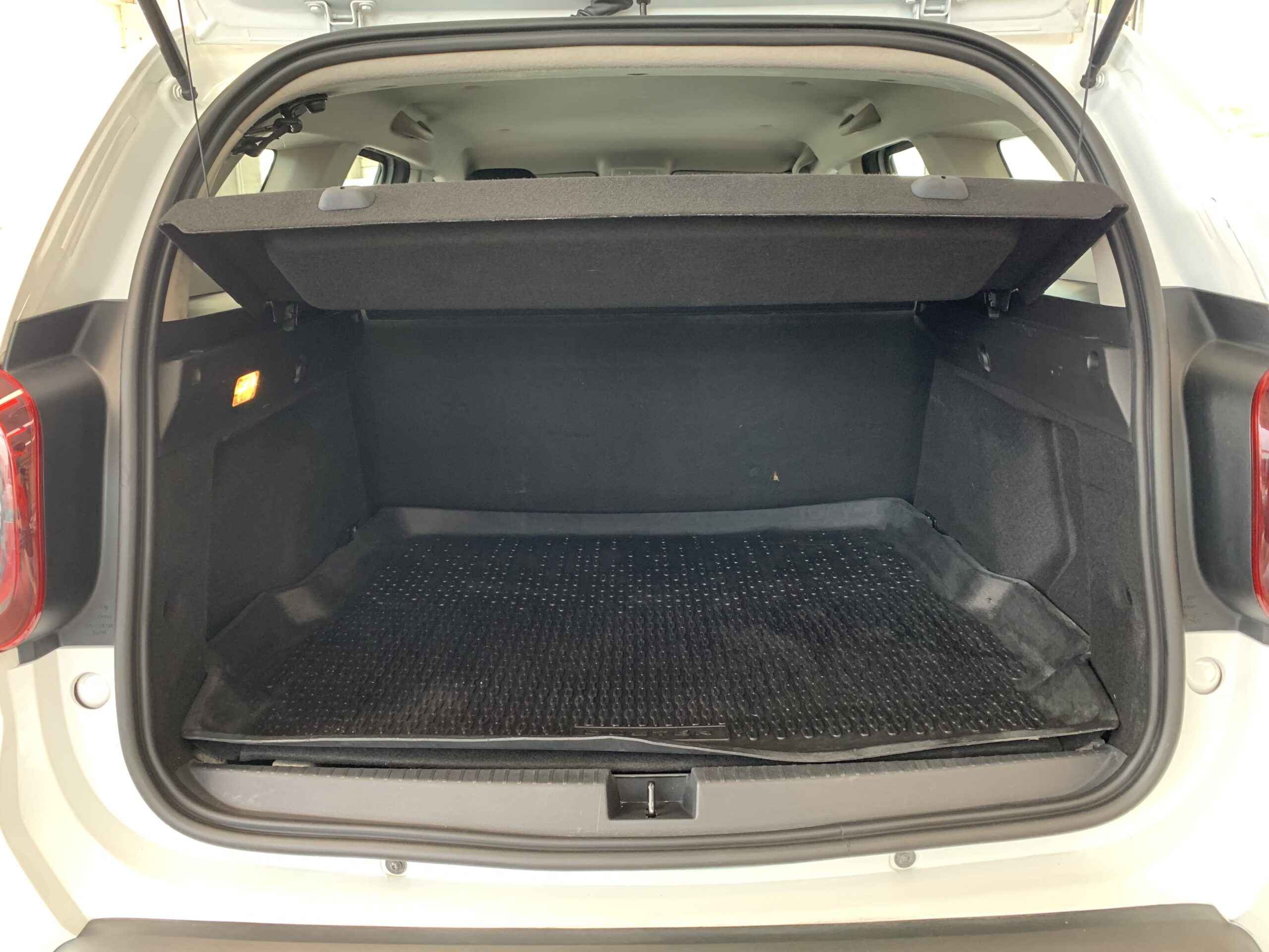DACIA DUSTER ESSENTIAL 4X4 BLUE DCI 115CV + RUEDA DE REPUESTO + CLIMATIZACION MANUAL