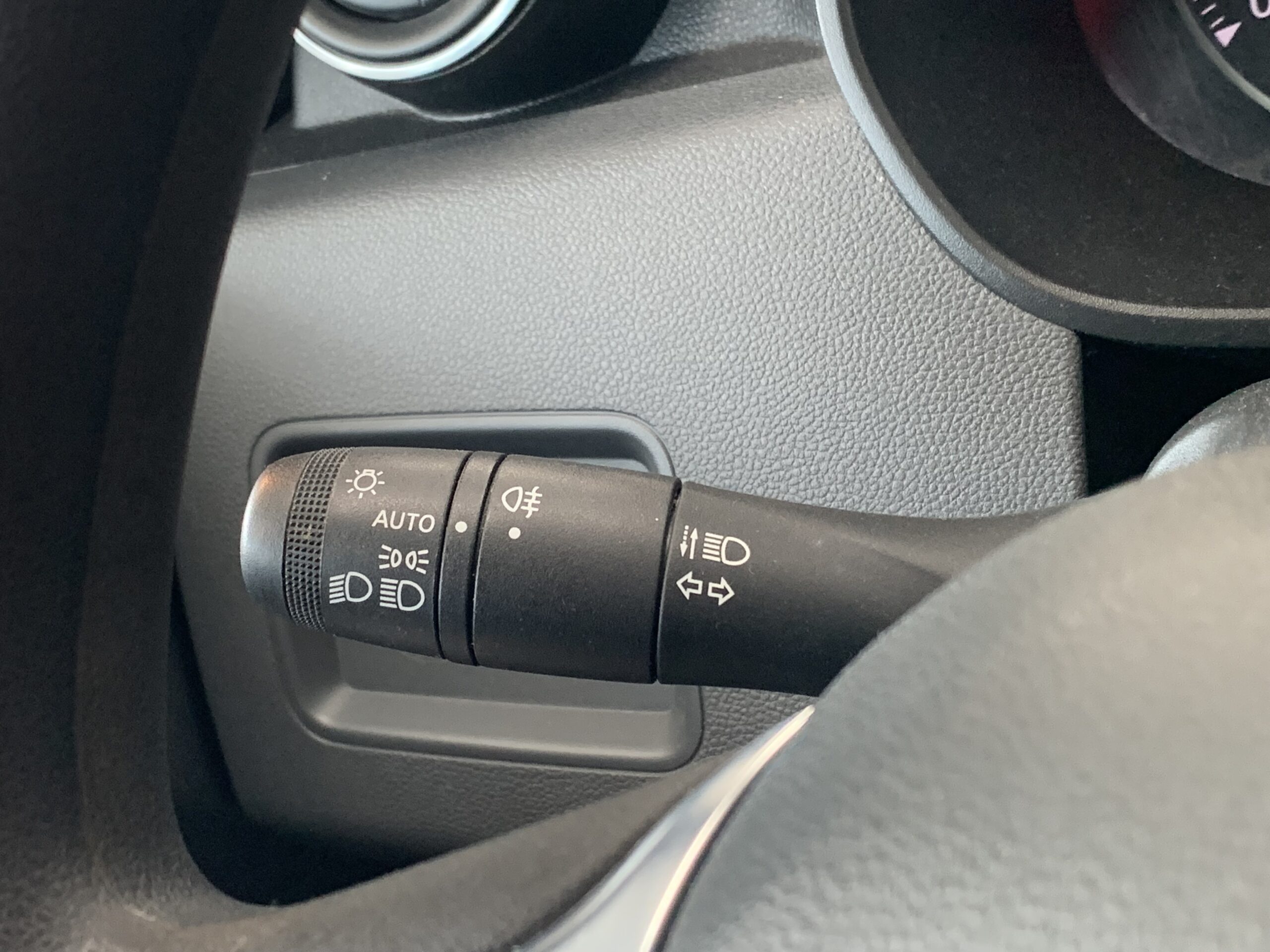 DACIA DUSTER ESSENTIAL 4X4 BLUE DCI 115CV + RUEDA DE REPUESTO + CLIMATIZACION MANUAL