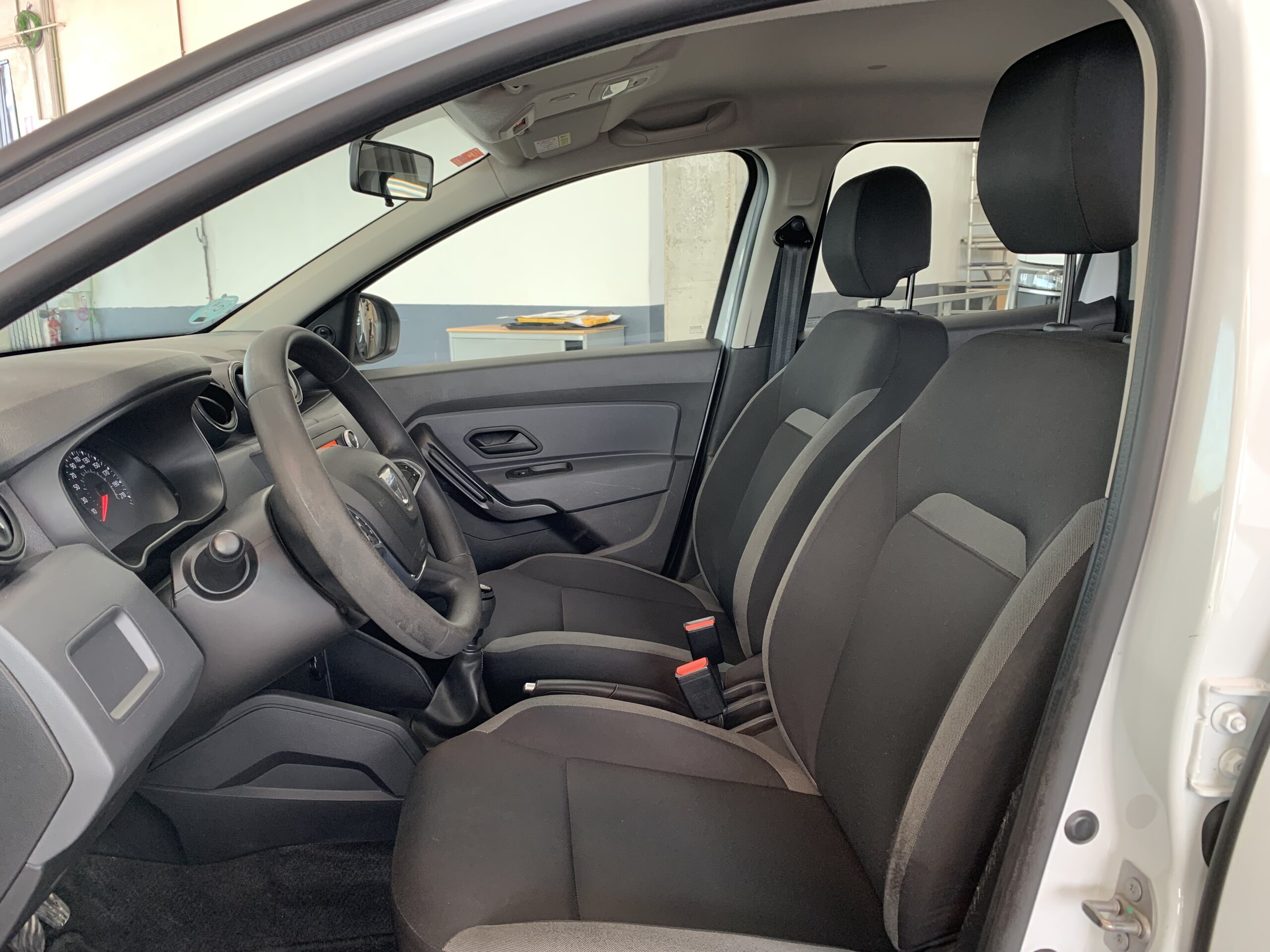 DACIA DUSTER ESSENTIAL 4X4 BLUE DCI 115CV + RUEDA DE REPUESTO + CLIMATIZACION MANUAL