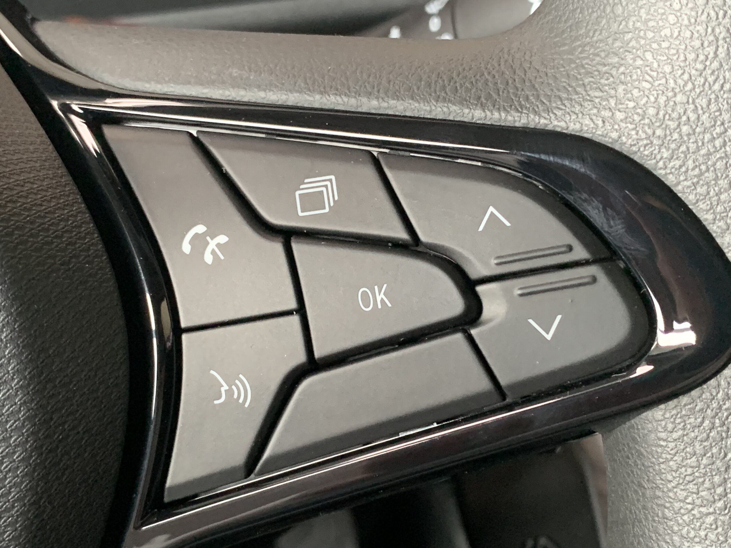 RENAULT KANGOO FURGON PROFESIONAL DCI 75CV + PANELADO COMPLETO DE MADERA (SUELO, LATERALES Y PASES DE RUEDA) + RUEDA DE REPUESTO + PUERTA LATERAL DERECHA DESLIZANTE