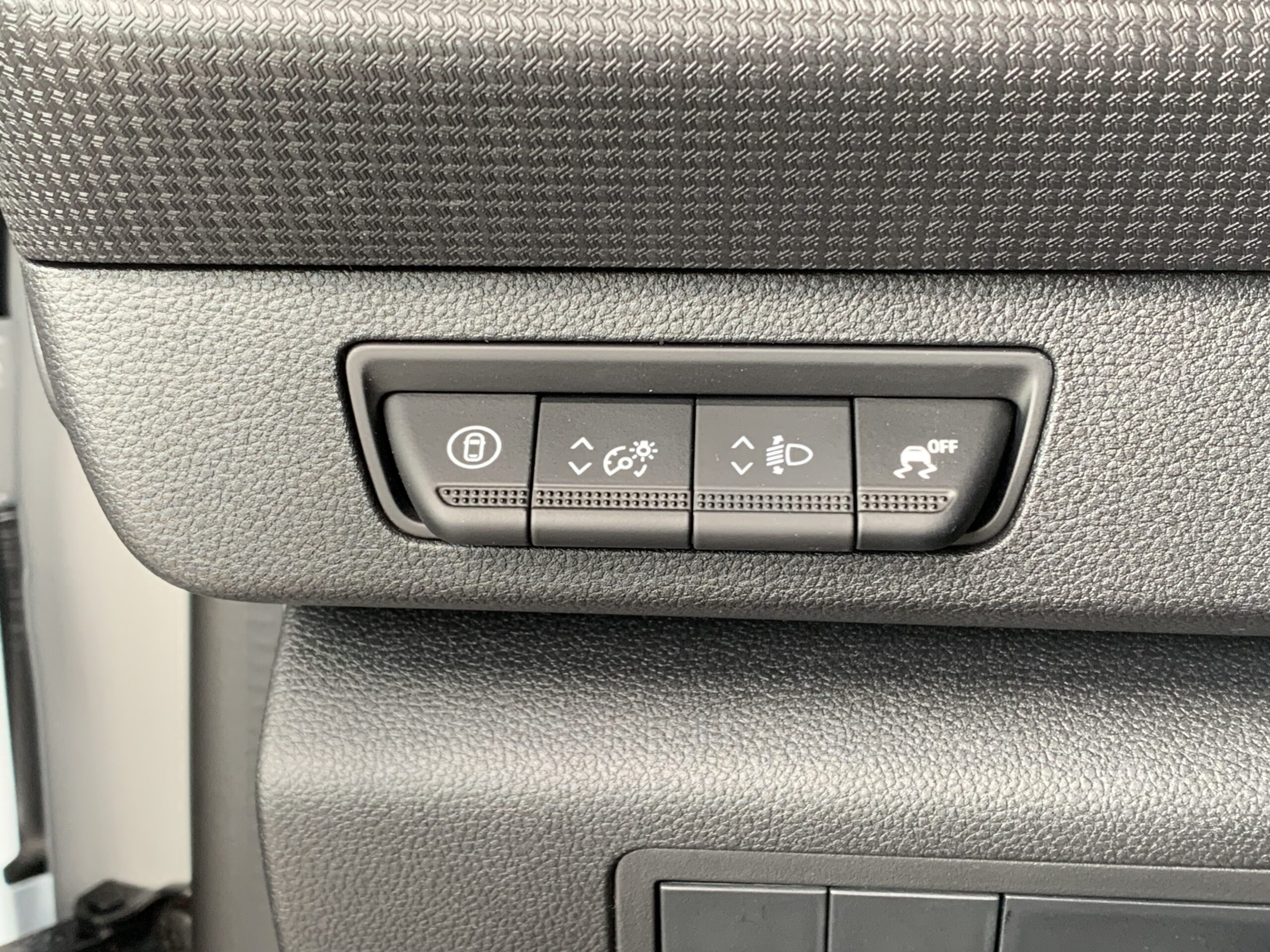 RENAULT KANGOO FURGON PROFESIONAL DCI 75CV + PANELADO COMPLETO DE MADERA (SUELO, LATERALES Y PASES DE RUEDA) + RUEDA DE REPUESTO + PUERTA LATERAL DERECHA DESLIZANTE