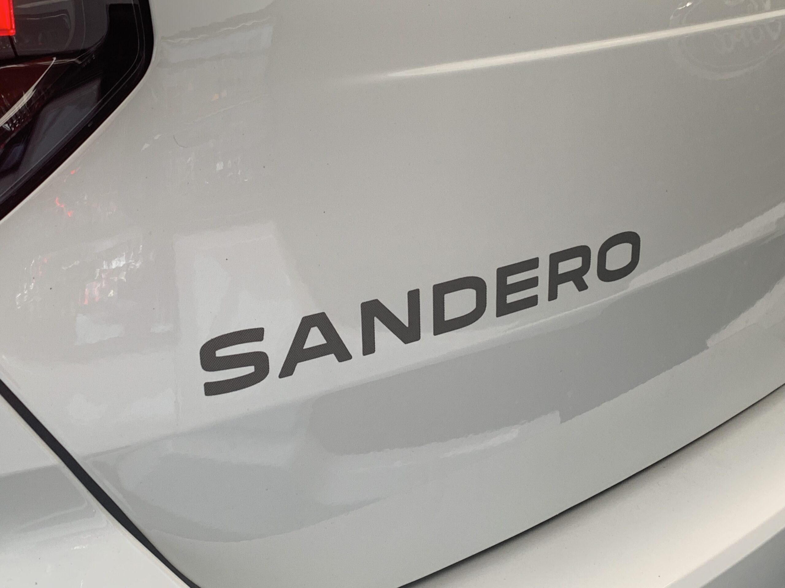 DACIA SANDERO EXPRESSION ECO-G 120CV + CAMARA DE VISION TRASERA