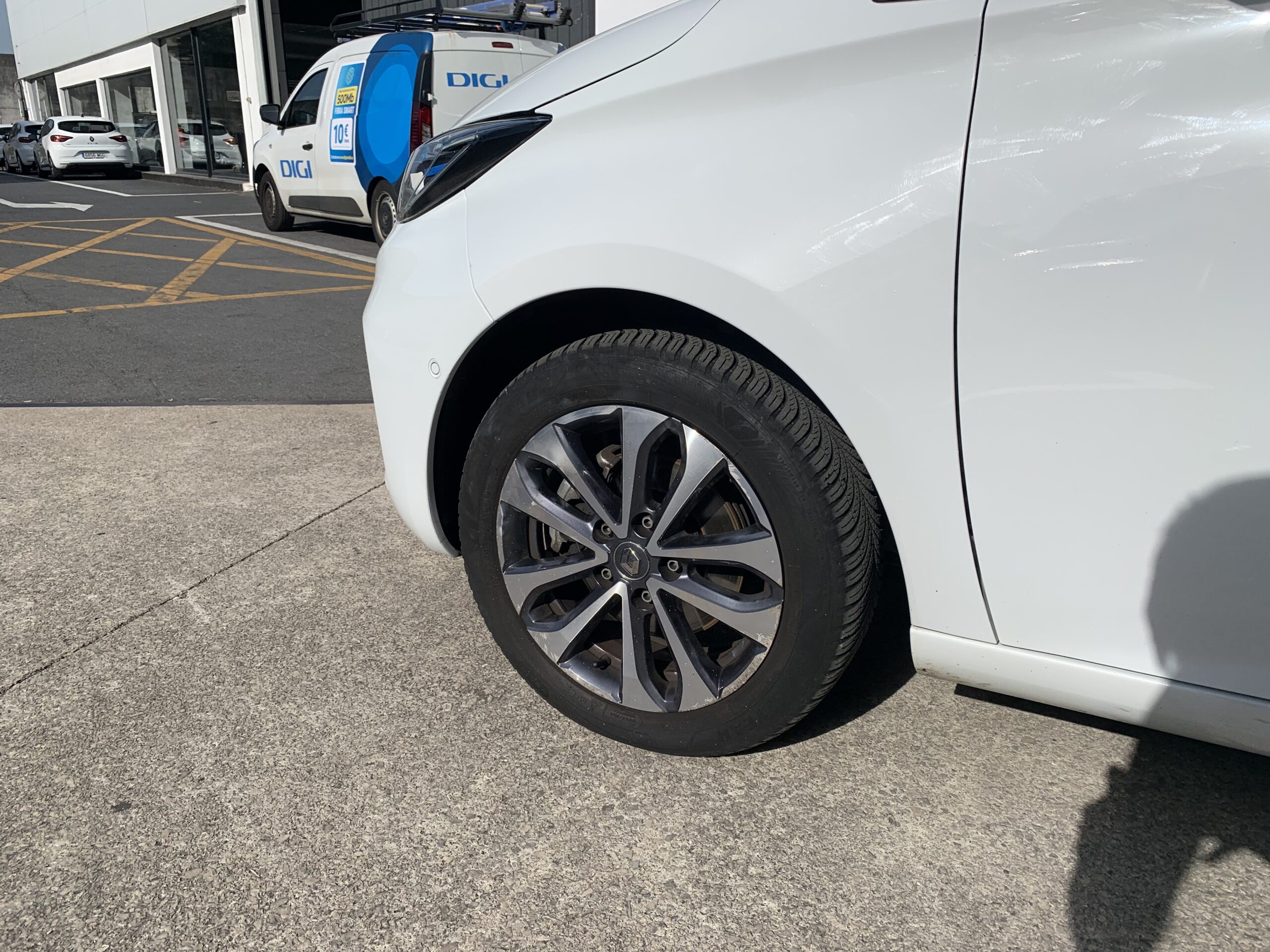 RENAULT ZOE ZEN 50KWH R135 + CARGA RAPIDA