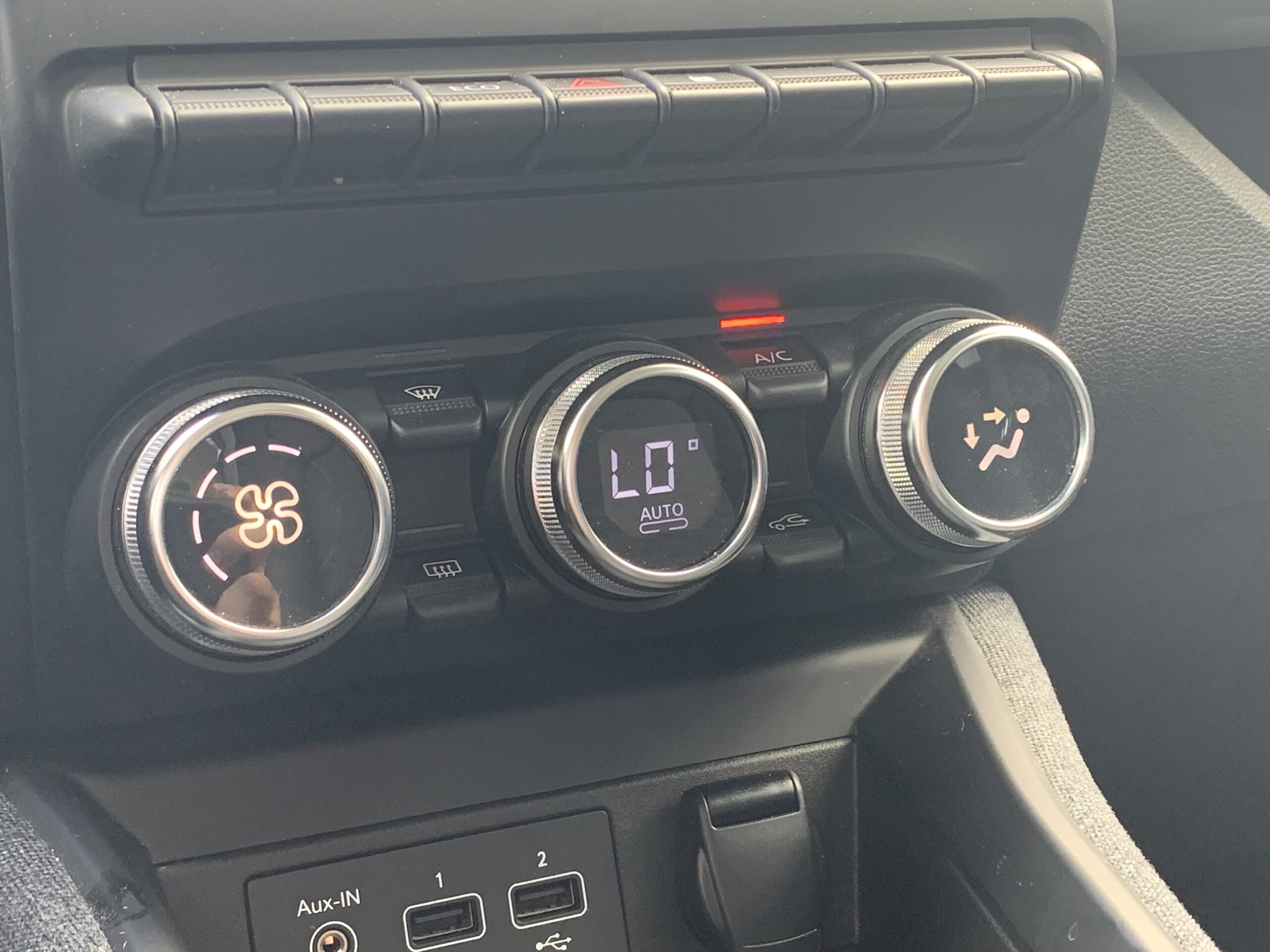 RENAULT ZOE ZEN 50KWH R135 + CARGA RAPIDA