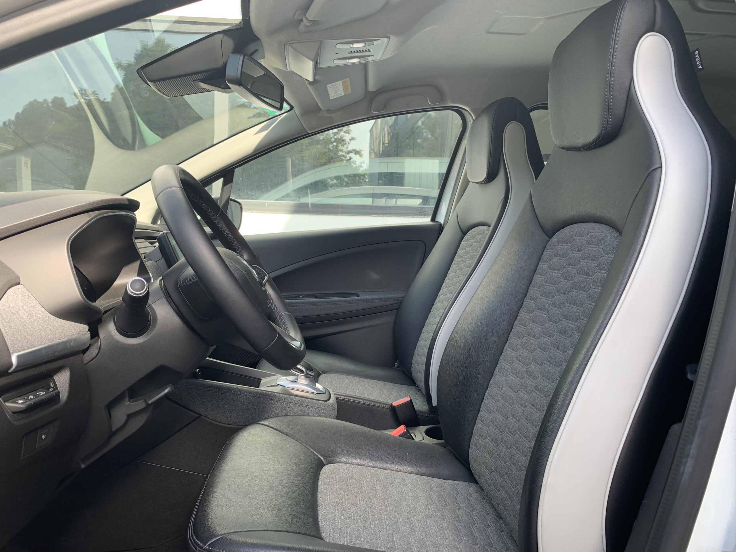 RENAULT ZOE ZEN 50KWH R135 + CARGA RAPIDA