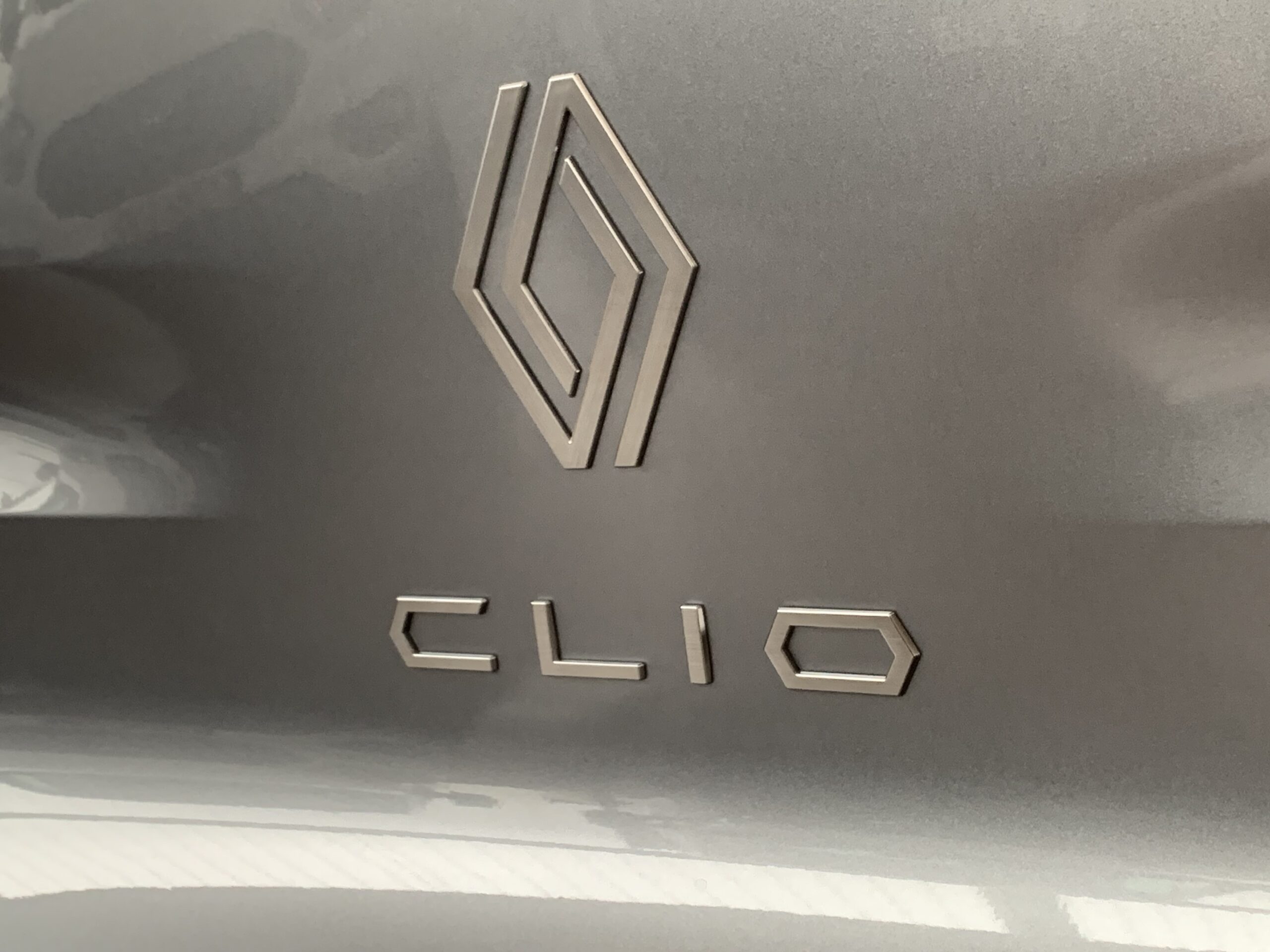 RENAULT CLIO TECHNO E-TECH FULL HYBRID 160CV