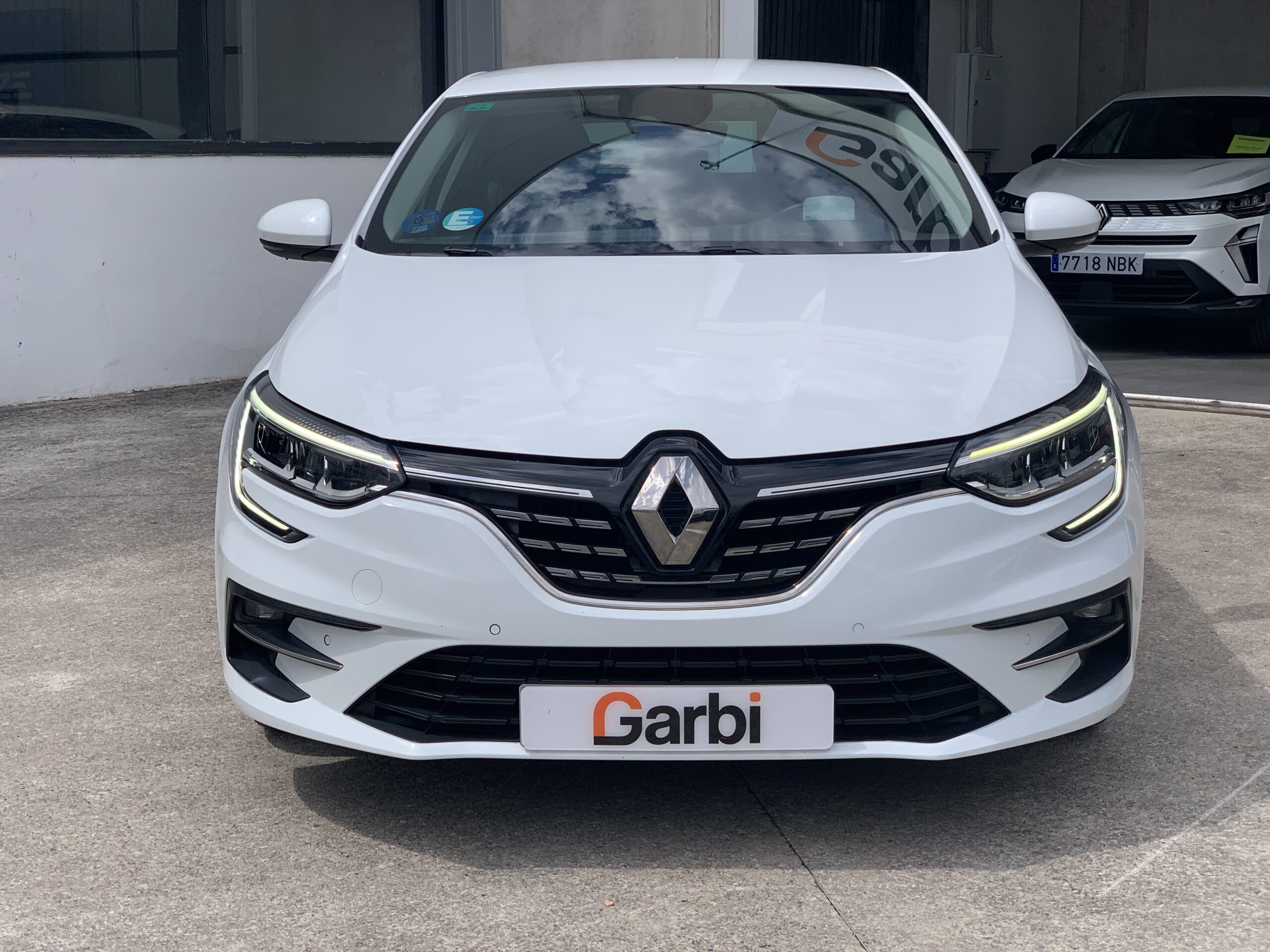 RENAULT MEGANE ZEN HIBRIDO ENCHUFABLE 160CV + CABLE MODO 3 + PACK MULTIMEDIA + PACK EASY PARKING